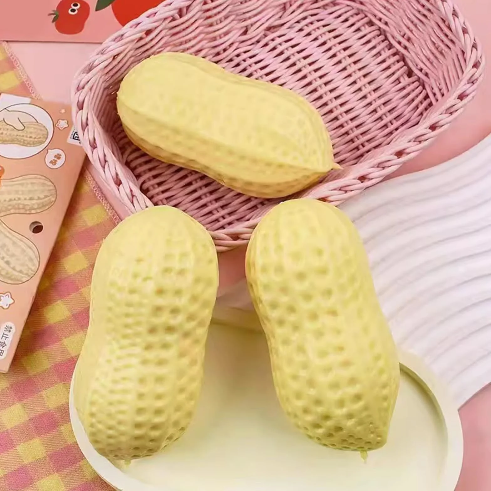 Peanut Squishy - Wolno rosnąca piłka antystresowa z TPR, dekoracja biur, szkoł, relaks, prezent
