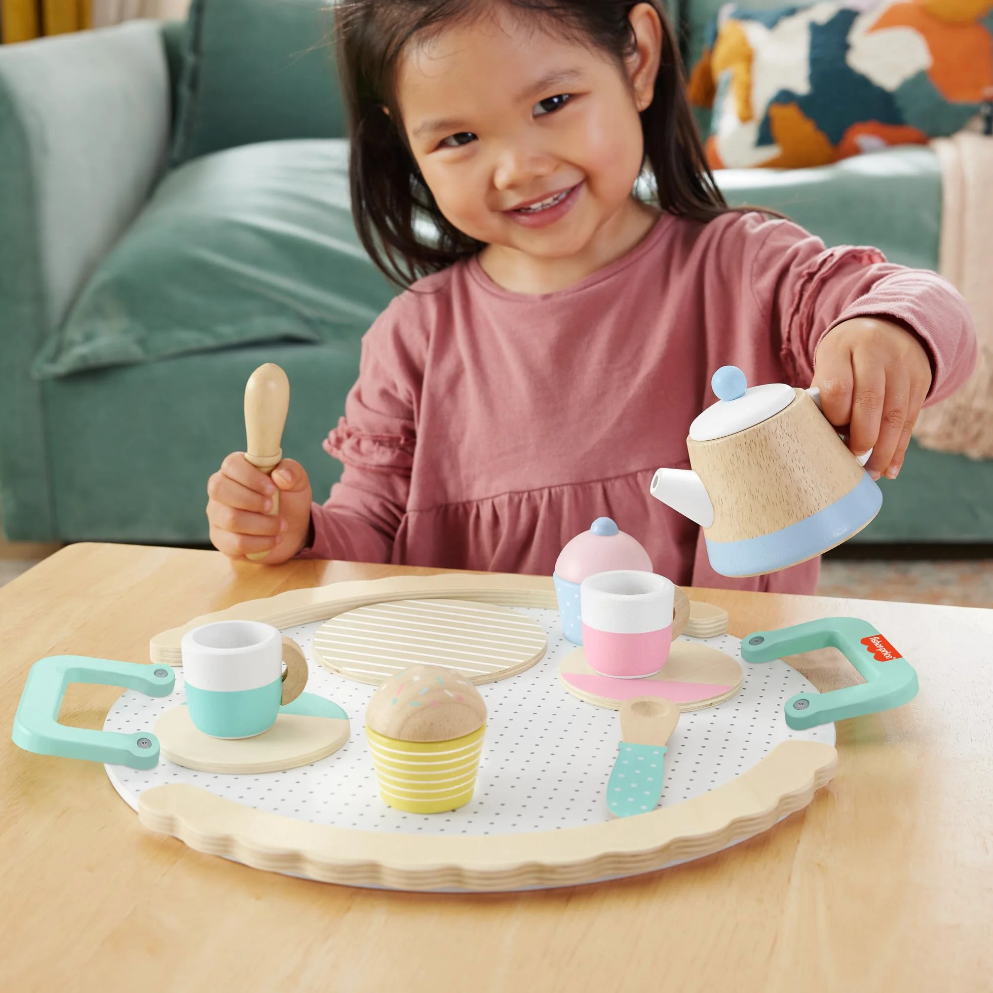 Fisher-Price Czas na podwieczorek Zestaw drewnianych zabawek 12 elementów do zabawy w naśladowanie dla dzieci od 3 roku życia, HXT82