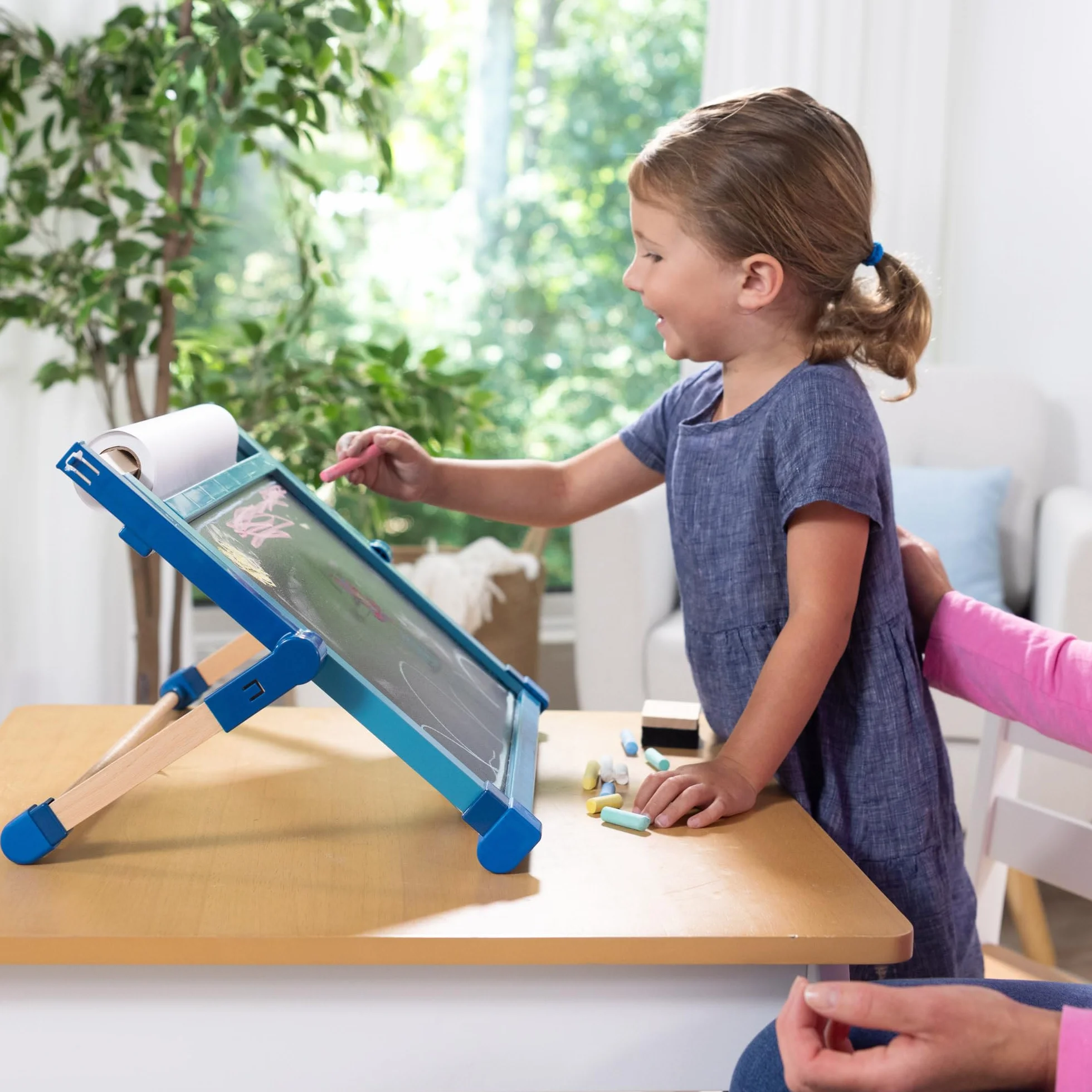 Melissa & Doug Drewniana dwustronna sztaluga stołowa, sztuka, rzemiosło, zabawa udawana, 3+, wielokolorowa, 44,45 cm wys. x 52,705 cm szer. x 6,985 cm dł