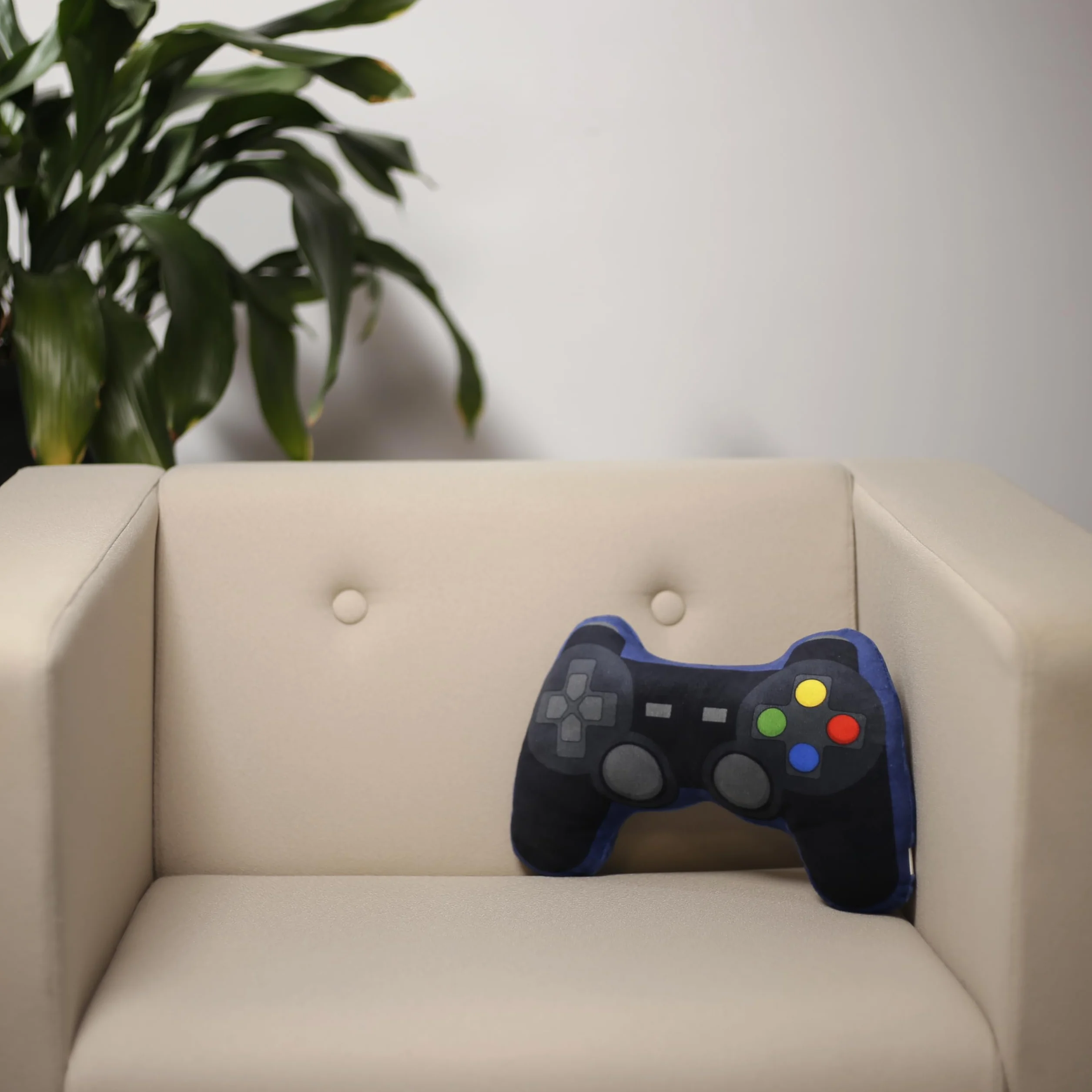 Puckator Game Over Pluszowa poduszka na kontroler gier