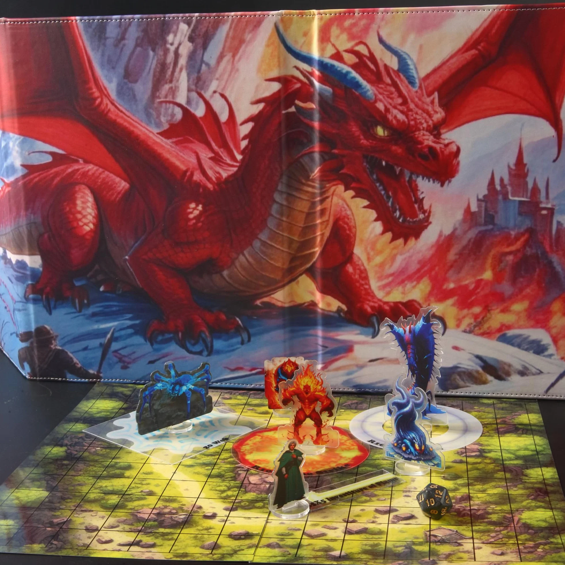DND 5e Ekran DM 8 Panele z imitacji skóry Deluxe 2 zawieszone kieszenie do wymazywania na mokro i cheat sheet dla Mistrza Lodów Dungeons and Dragons Akcesoria do terenu GM Mapa TTRPG Prezent dla