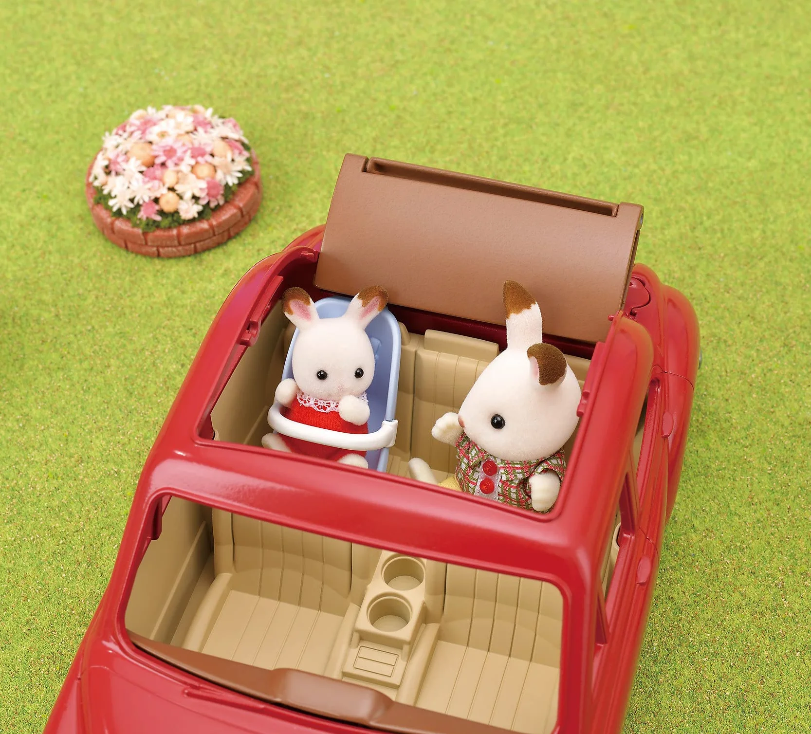 Sylvanian Families Rodzinny Sedan Samochód dla Lalek, Wielokolorowy, ‎12 x 25 x 10 cm; 345 g