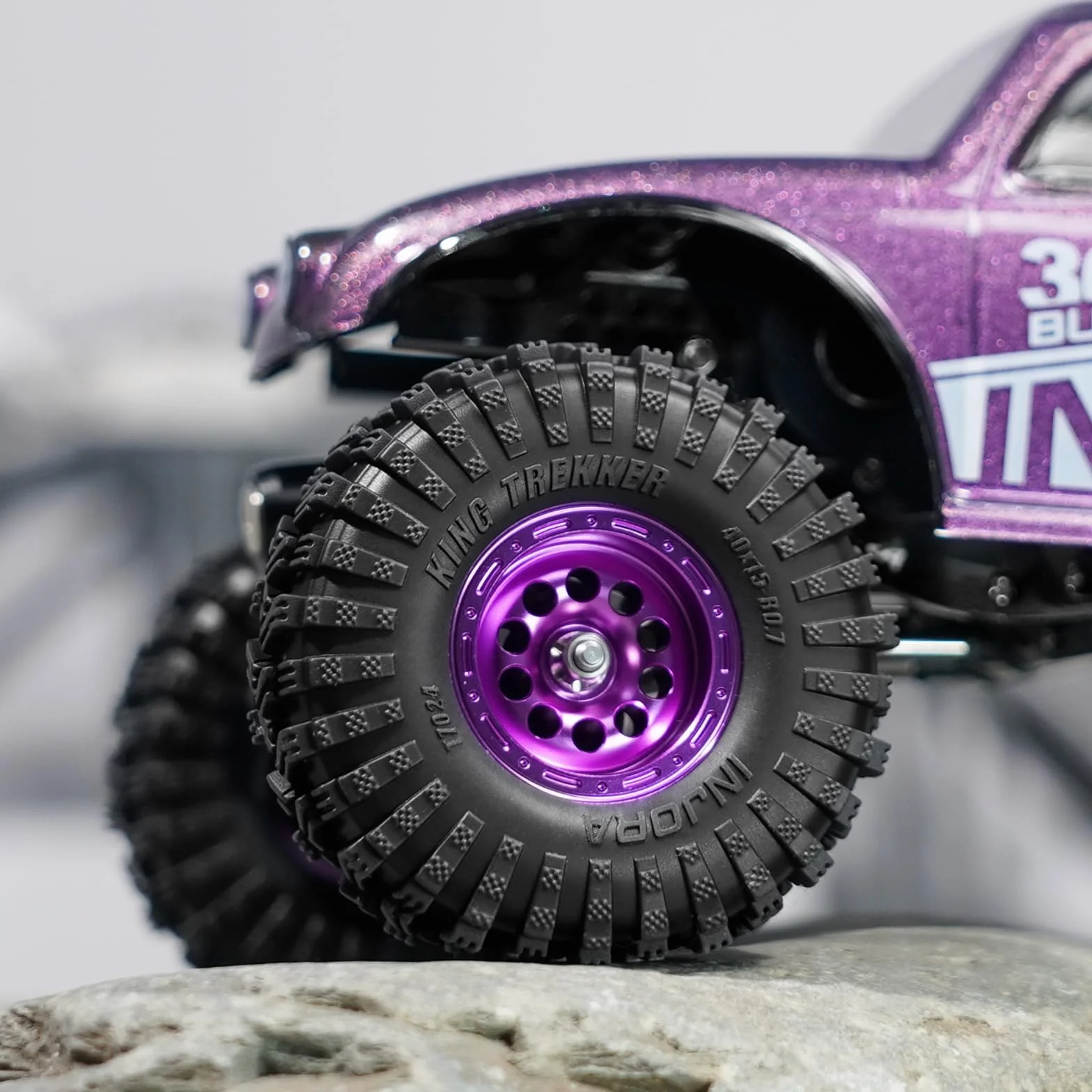 INJORA 40 x 15 mm 0,7" King Trekker opony do 1:30 Axial SCX30 (T7024)