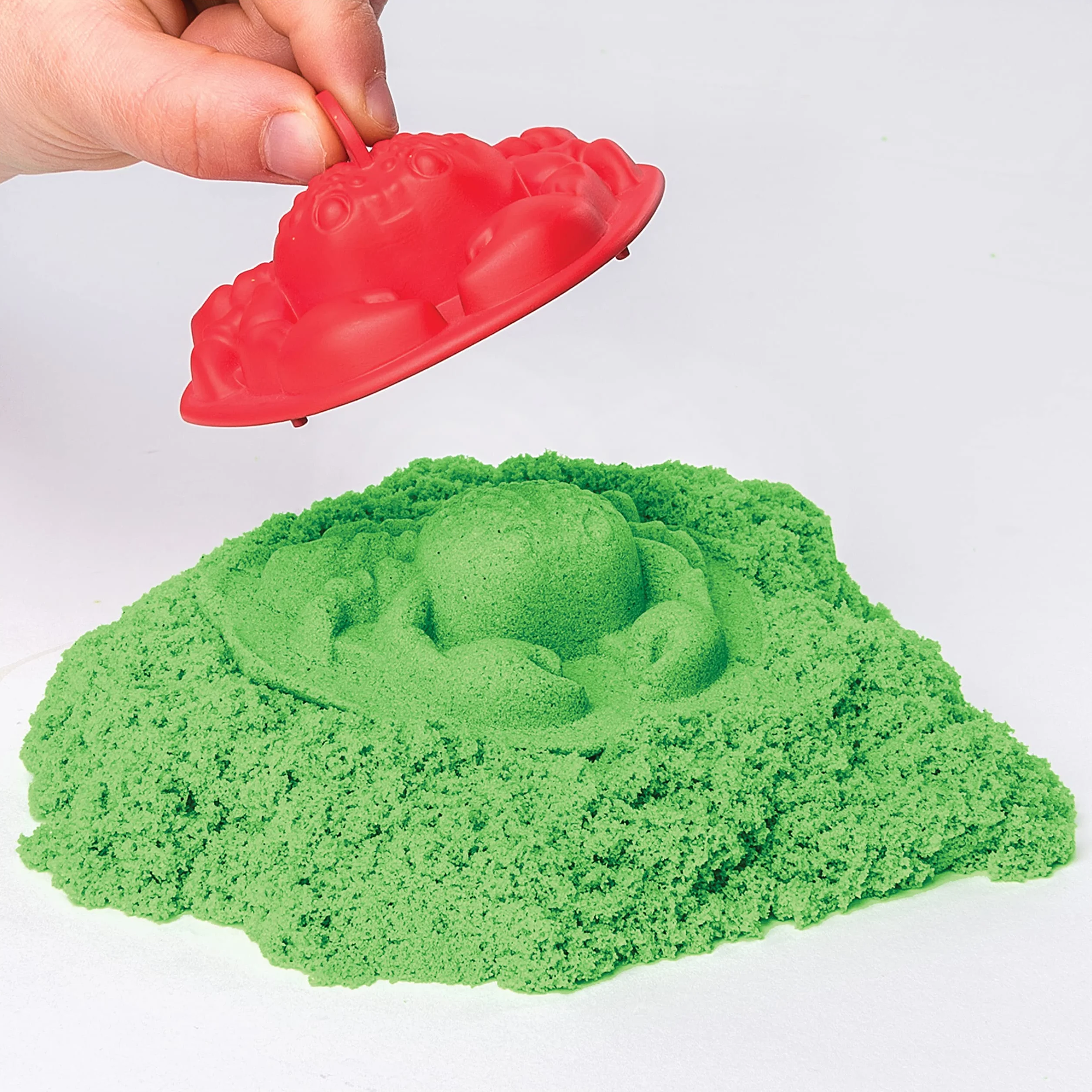 Kinetic Sand Box Set – z 454 g magicznego Kinetic Sand ze Szwecji w kolorze zielonym, 3 foremki i szufelka do kreatywnej zabawy w pomieszczeniach, od 3 lat