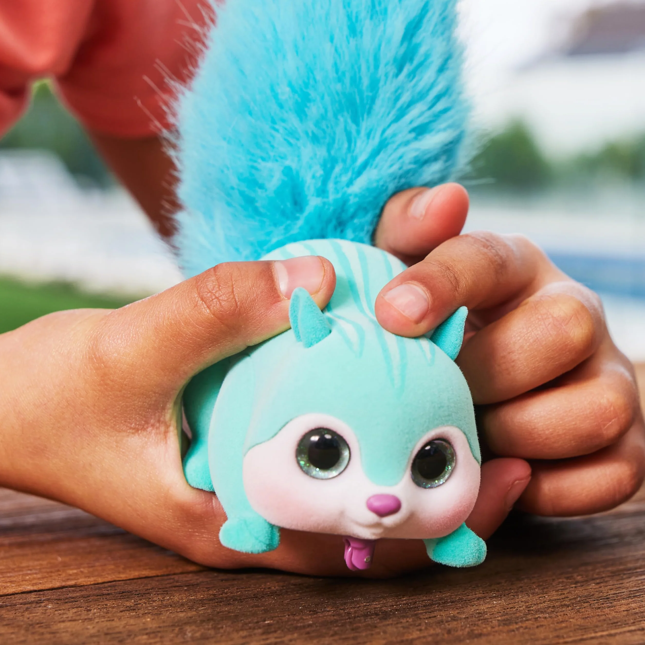 Pets Alive Scurry'n Squirrel (Orange) by ZURU interaktywna zabawka robotyczna, poruszająca się wiewiórka z realistycznymi mi i dźwiękami, od 3 lat i starszych, dla dzieci i niemowląt