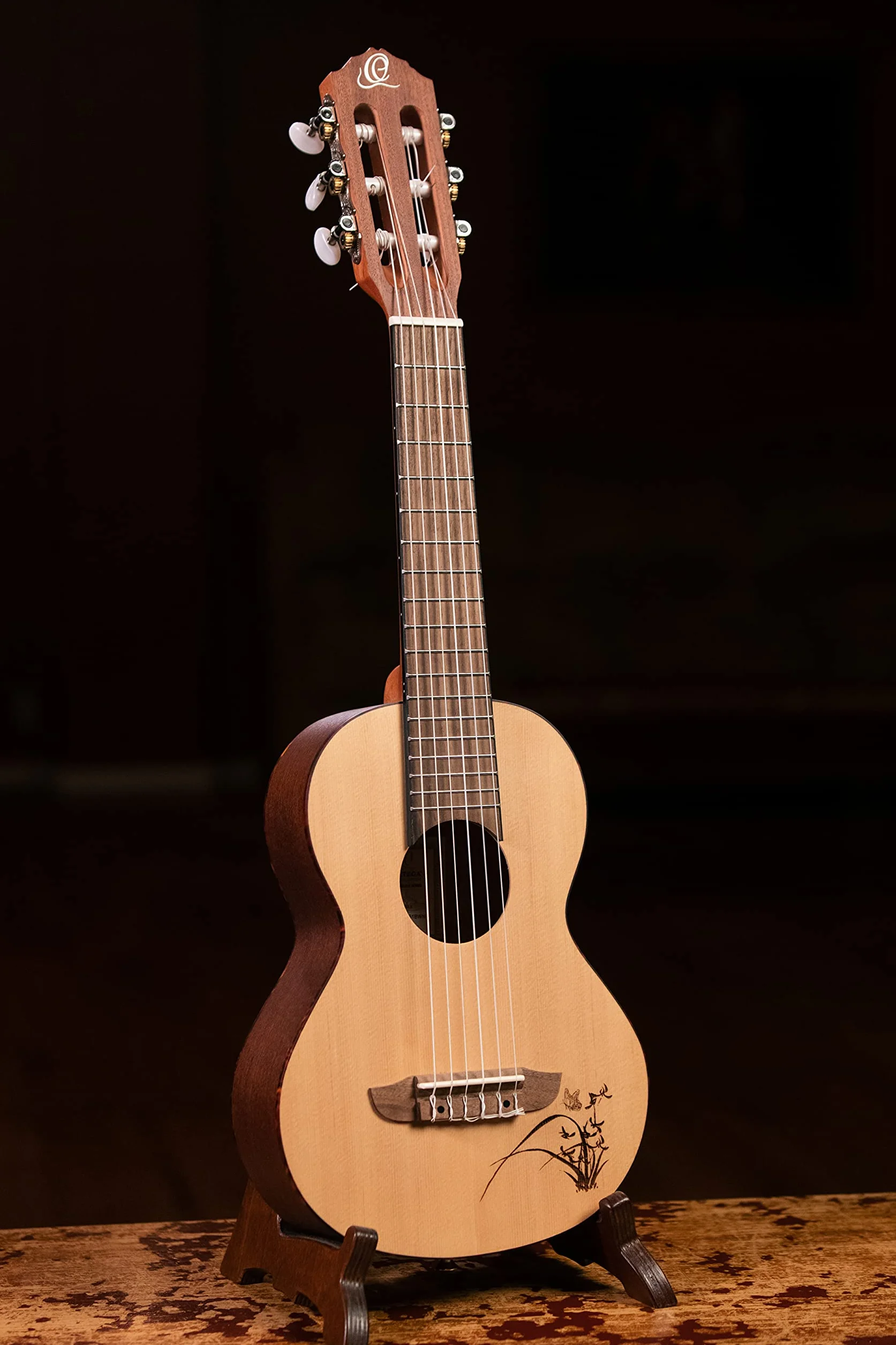 Ortega Guitars Mini Travel Guitar – Seria Mini Travel – Świerk/Mahoń, Wykończenie Naturalne (RGL5)