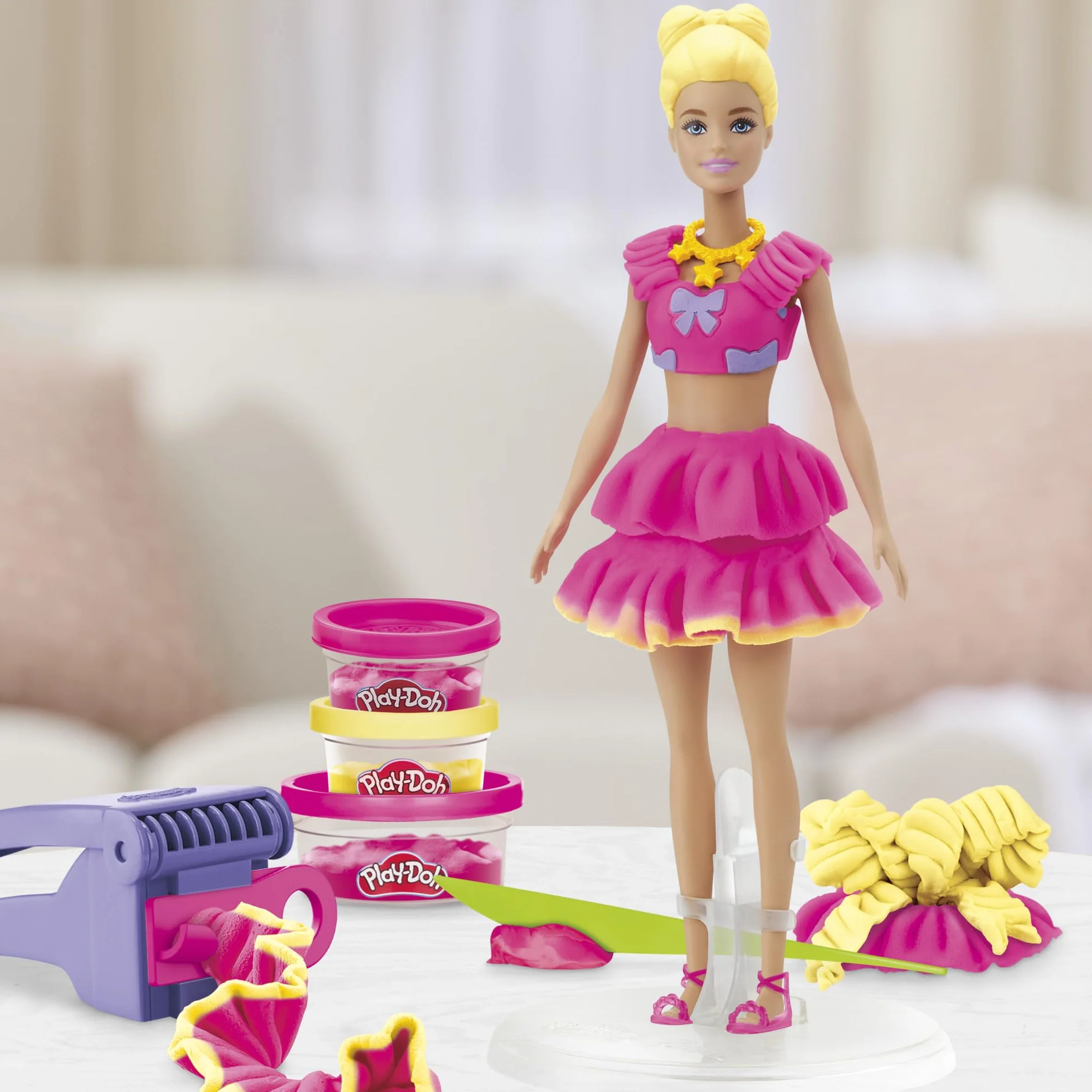Zestaw lalek Play-Doh Barbie Falbanki i kokardki