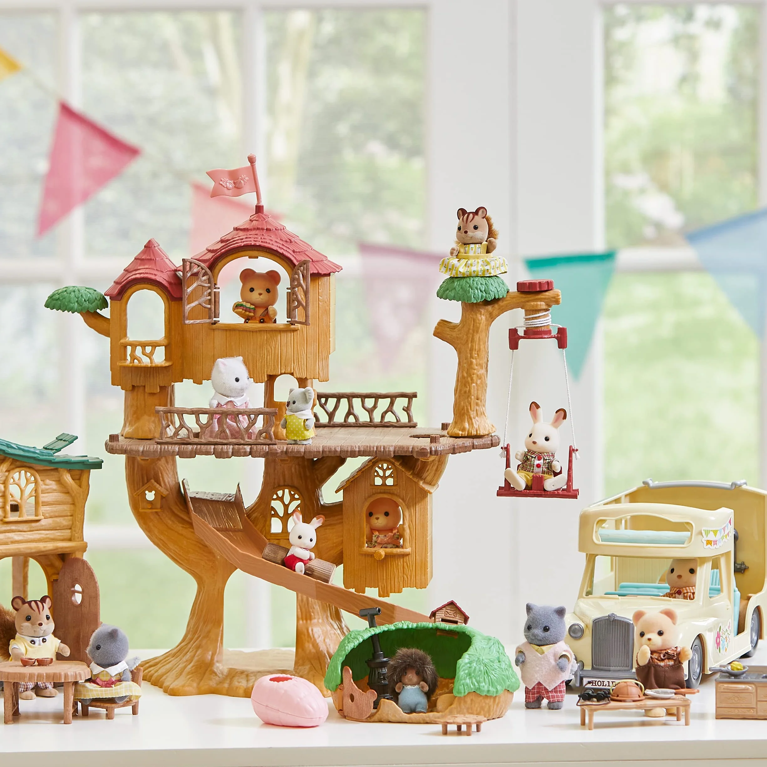 Sylvanian Families - 5494 - domek na drzewie przygody - SIOC