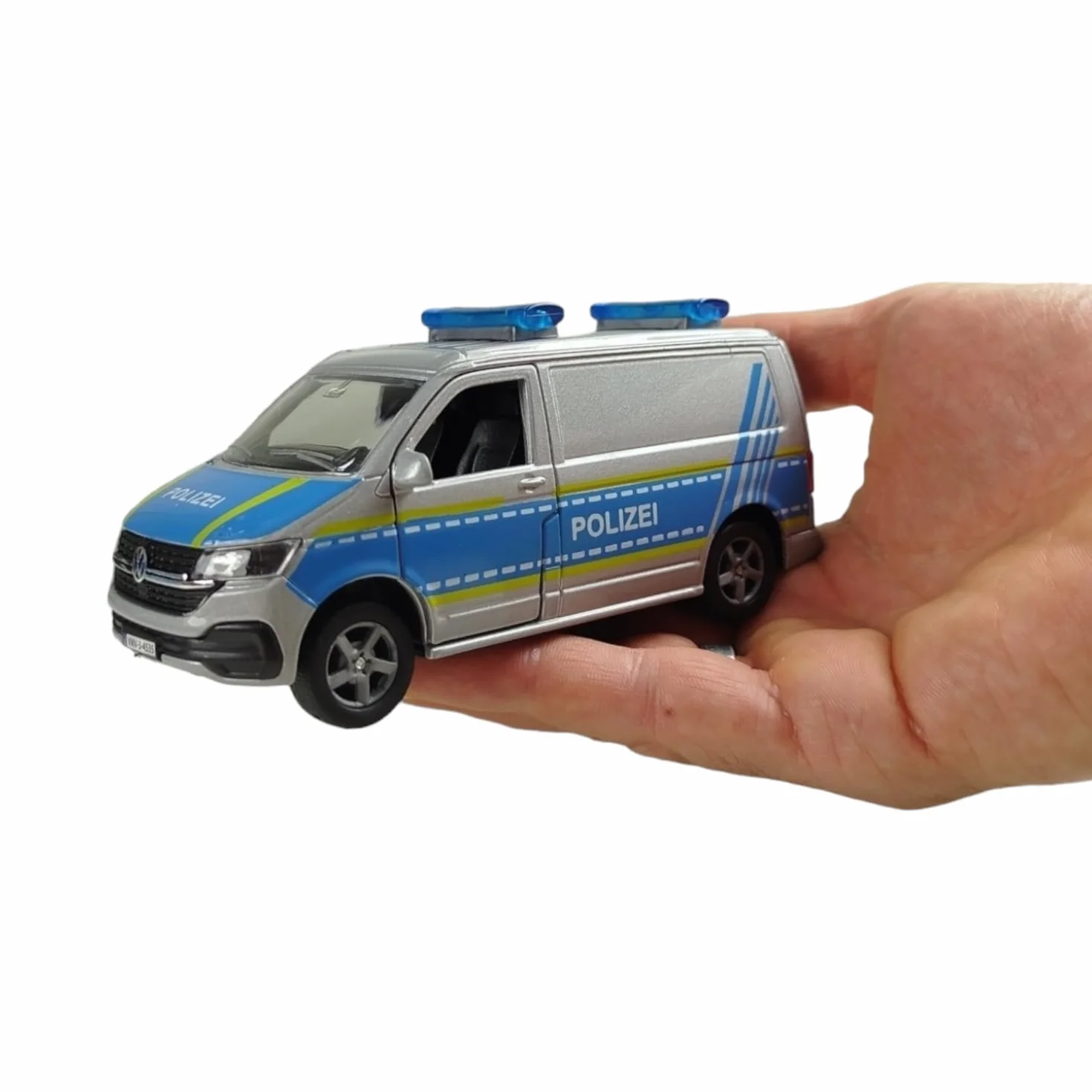 Kids Globe VW Transporter Policja z łodzią DE Die Cast Pull Back 29 cm, zabawka dla dzieci, 520360