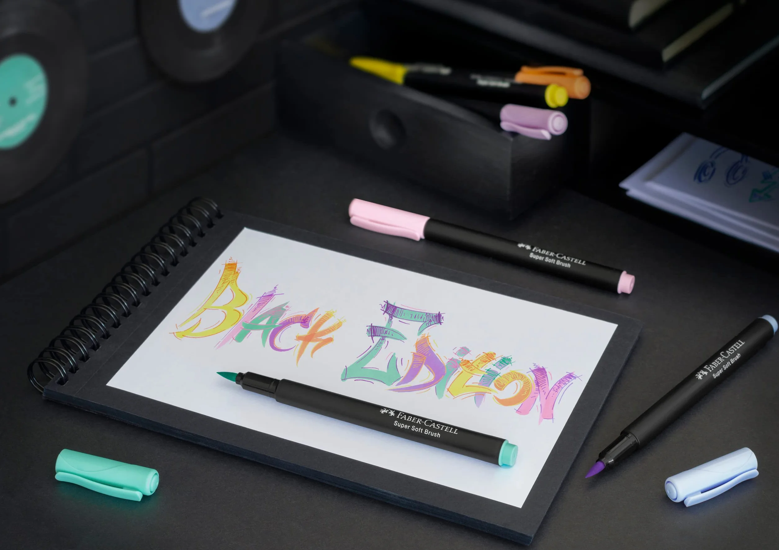 FABER-CASTELL 116453 - Zestaw pisaków z końcówką filcową Black Edition 6er Etui, pastele z końcówką pędzelkową, dla dzieci i dorosłych