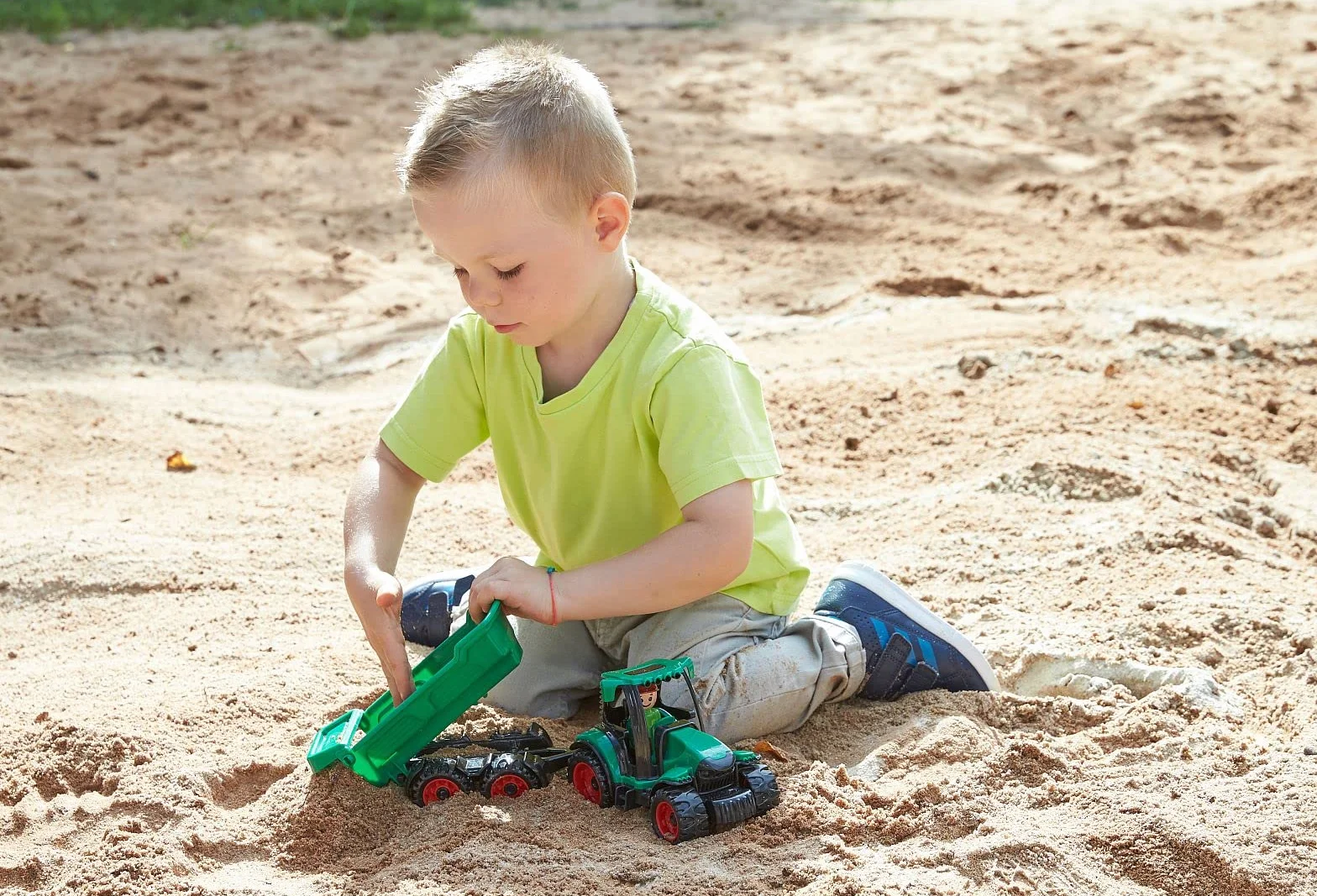 Lena Truckies Traktor z przyczepĂ 38 cm