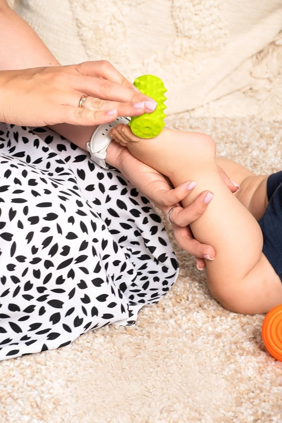 FANCY BABY 6 Piłek Sensorycznych do Masażu - Zabawki dla Niemowląt 0, 3, 6, 9, 12, 18 Miesięcy - Miękkie Piłki do Kąpieli i Stymulacji Zmysłów