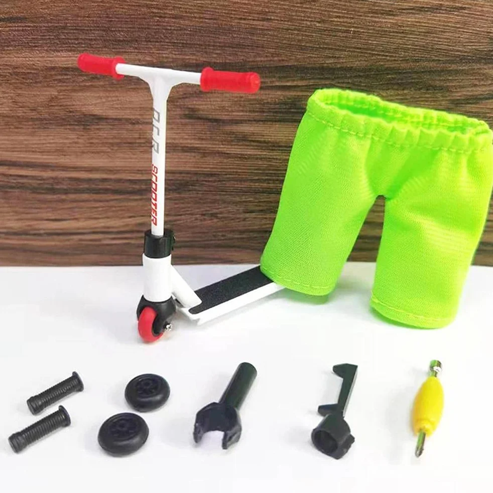 GOWENIC Mini Hulajnoga na Palec ze Stopu, Interaktywny Zestaw Zabawek dla Dzieci, Zestaw Deskorolki do Rozwoju Sensorycznego Dzieci, Tworzywo ABS + materiał Stopowy (WHITE)