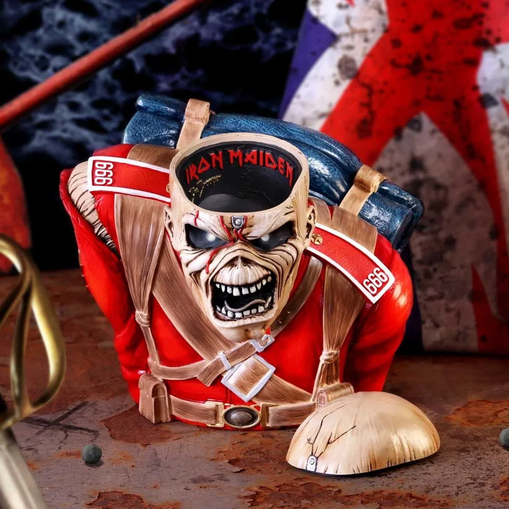 Nemesis Now Iron Maiden The Trooper pudełko na biust 26,5 cm (duże), żywica, oficjalnie licencjonowane pudełko na biust Iron Maiden, idealne do przechowywania rzeczy, odlewane z żywicy, fachowo