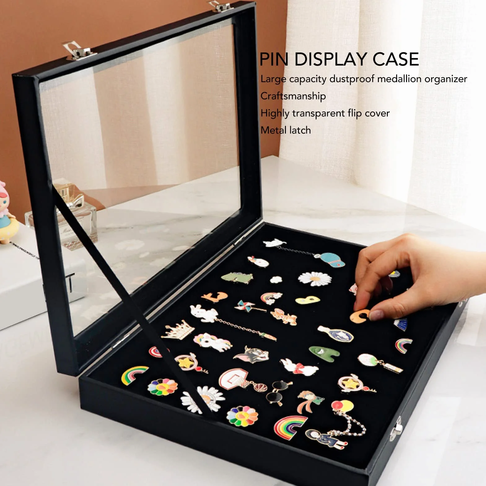 Pin Display Case, 13,8 X 9,4 X 2 Cale, Duża pojemność, Przezroczysta Pyłoszczelna Ramka do Kolekcji Pinów, Rama Shadow Box na Medale Wojskowe, Tagi Plażowe, Szpilki do Biżuterii