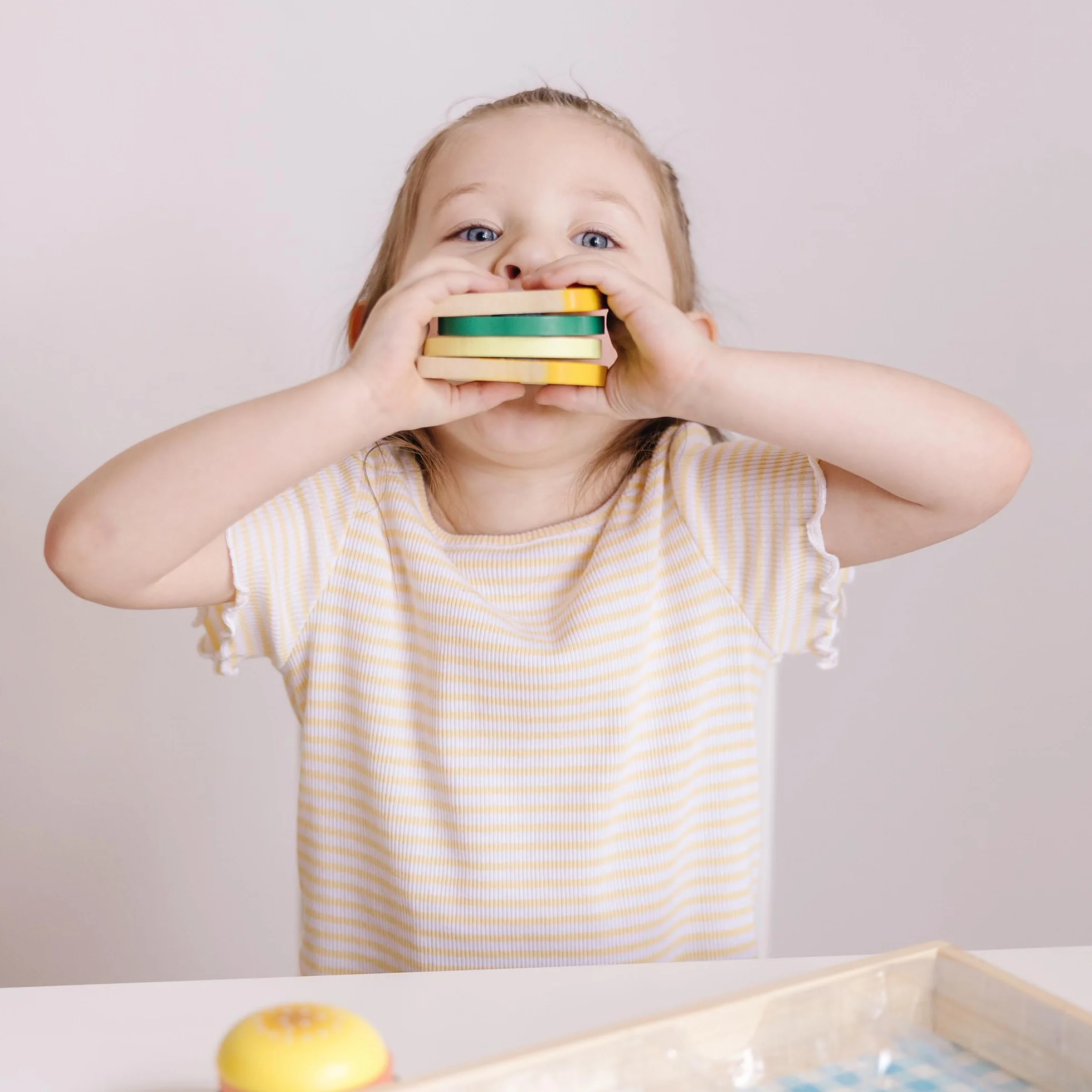 Melissa & Doug Sanwich Set Żywność do Zabawy, Wielokolorowy, ‎33.02 x 24.13 x 5.08 cm, 17 Elementów