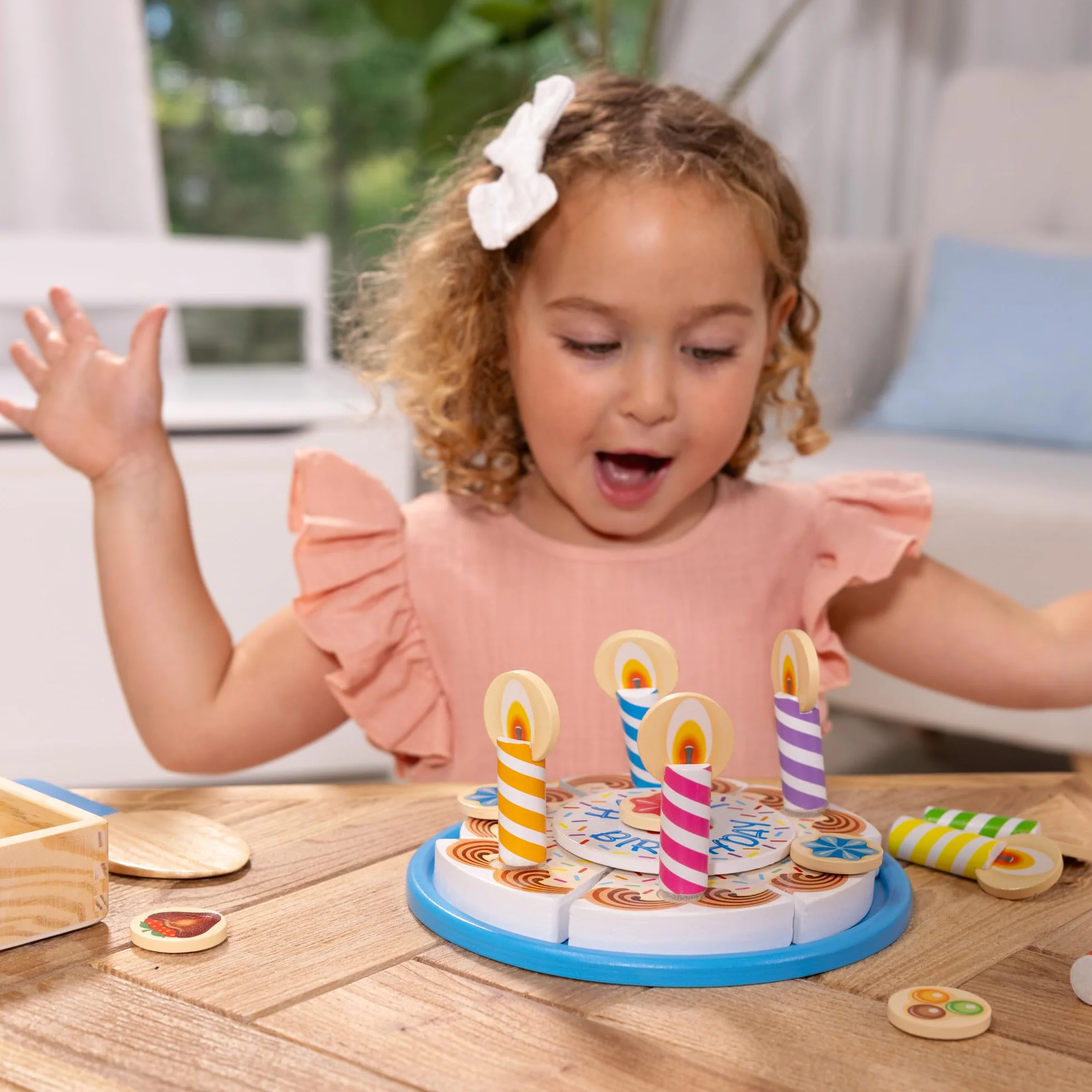 Melissa & Doug Drewniany Tort Urodzinowy | Udawaj Odtwórz | Drewniana zabawka do zabawy dla dzieci | 3+ | Prezent dla chłopca lub dziewczynki