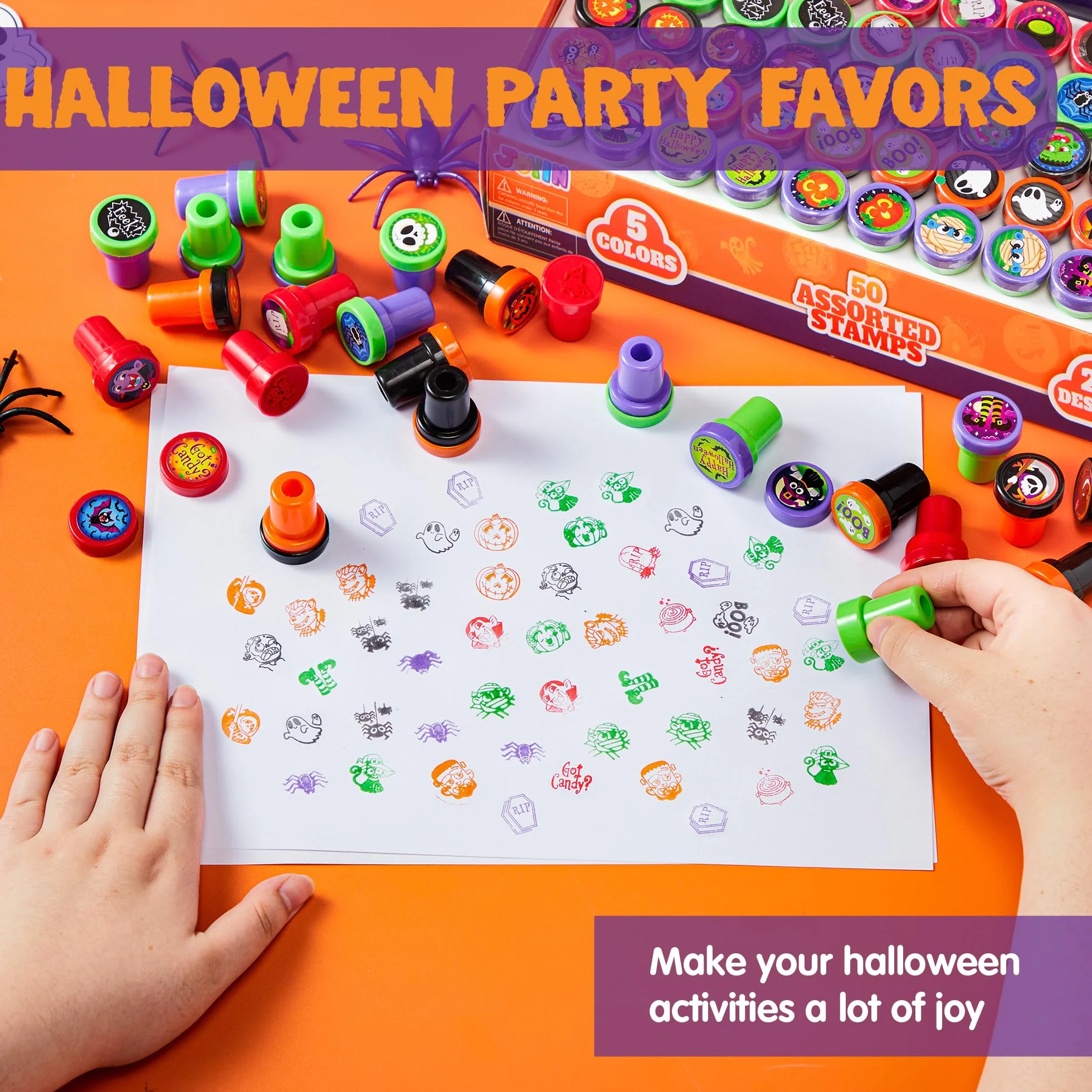 JOYIN Zestaw 50 stempli na Halloween, dla dzieci, samotuszujące (25 wzorów, plastik, słodycze lub psikusy, pieczątki upiorne), imprezę, nagrody do gry, torby