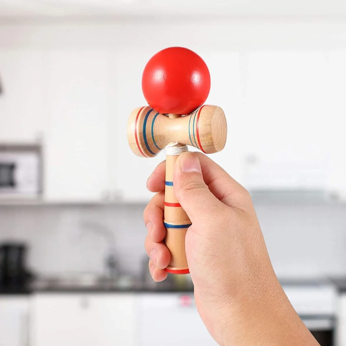 Drewniana kendama: zabawka zręcznościowa dla dzieci. Kendama z drewna dla początkujących i zaawansowanych, gra zręcznościowa do użytku wewnątrz i na zewnątrz – drewniana zabawka ze sznurkiem i piłką