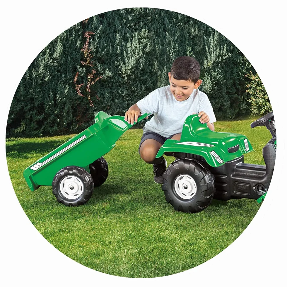 Wypełniony traktor z przyczepą Ranchero, zielony