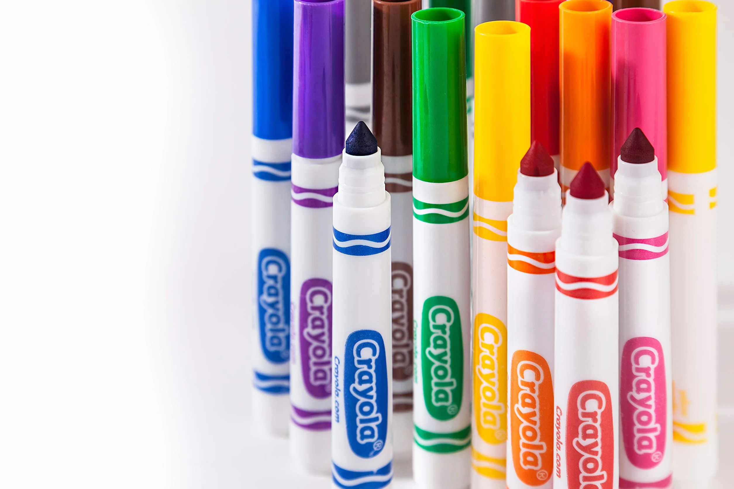 Crayola flamastr dla dzieci, zmywalne, zestaw 24 różnych odcieni, nietoksyczne ze stożkową końcówką, zestaw do majsterkowania, flamastry od 3 lat