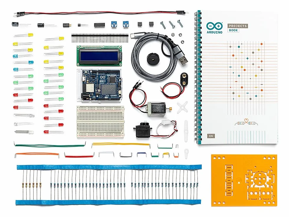 Arduino Zestaw startowy R4 [K000007_R4] – nauka elektroniki i kodowania dzięki płycie WiFi UNO R4, 13 projektów kierowanych w drukowanej książce + rosnące zasoby online, oficjalny kupon certyfikacyjny