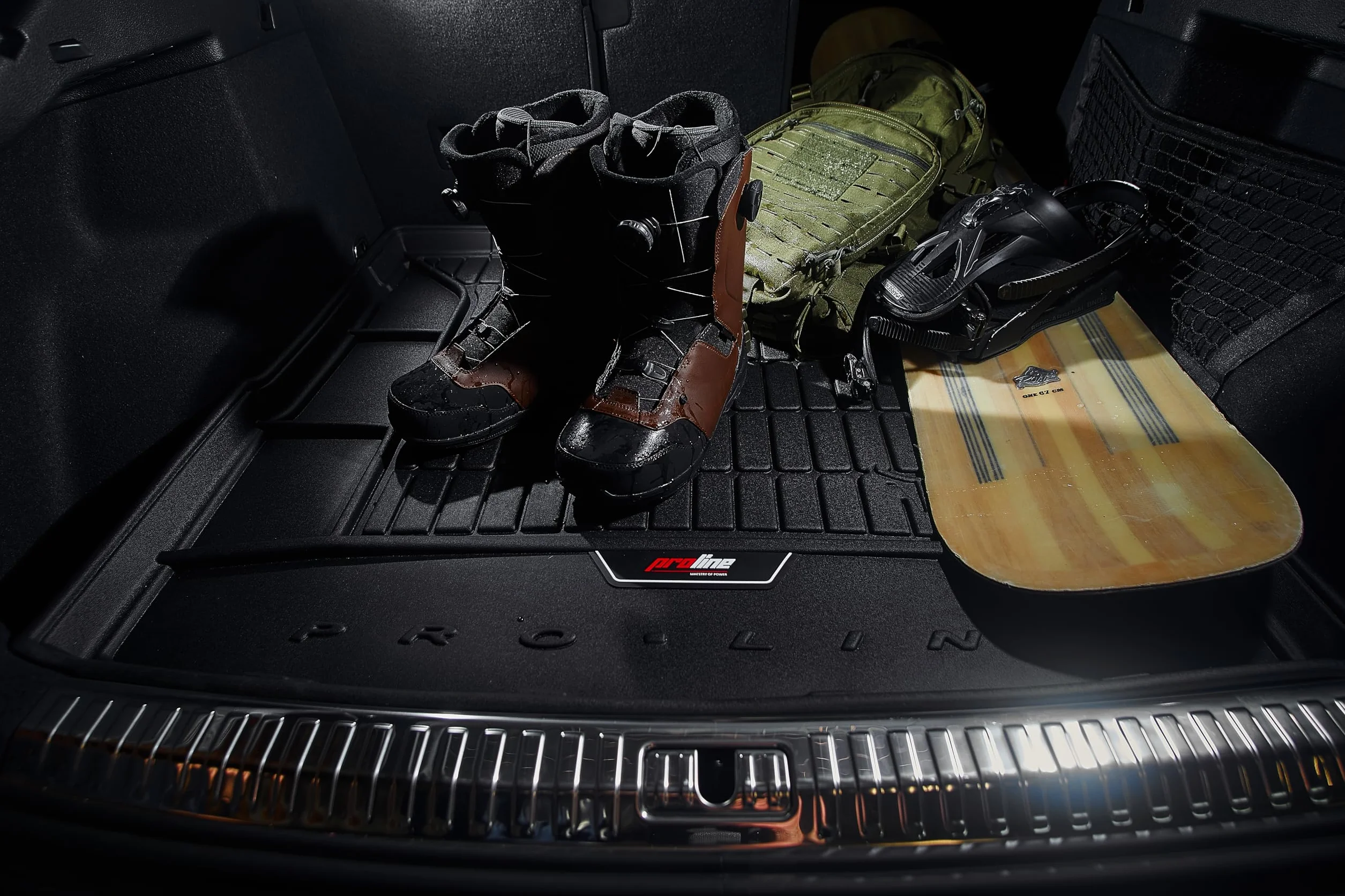 FROGUM ProLine 3D z logo gumowa eskluzywna mata do bagażnika dopasowana do Ford S-Max II 2014-2023 | Wygodny organizer | Najwyższe ranty | Stylowy design