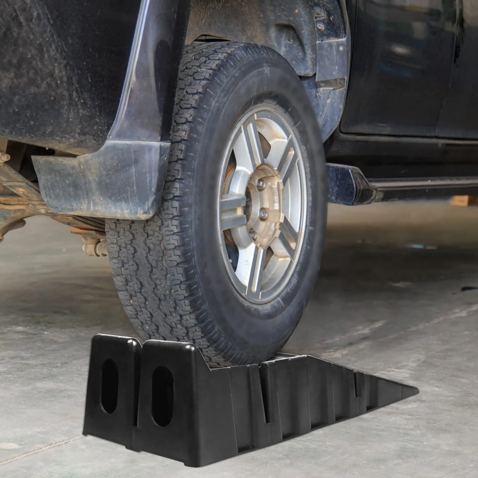 NAIZY Zestaw 2 ramp najazdowych do załadunku, z tworzywa sztucznego, 90 x 33 x 22,5 cm, platforma podjazdowa do 2,5 ton, kliny najazdowe, do krawężnika, do samochodów osobowych i transporterów, czarne