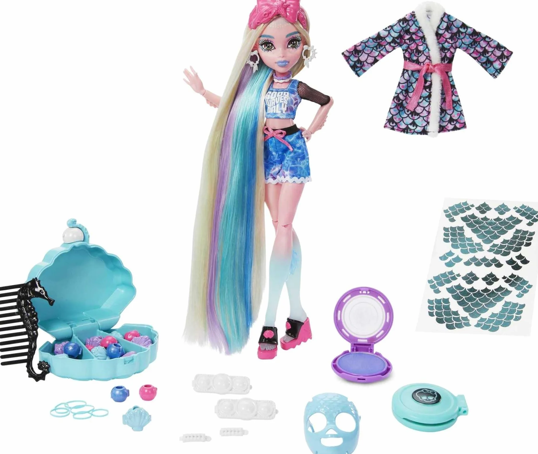 Monster High Lalka, Lagoona Blue Spa Day zestaw z akcesoriami do noszenia i udostępniania, takimi jak spinki do włosów, kreda do włosów i tatuaże (HKY69)