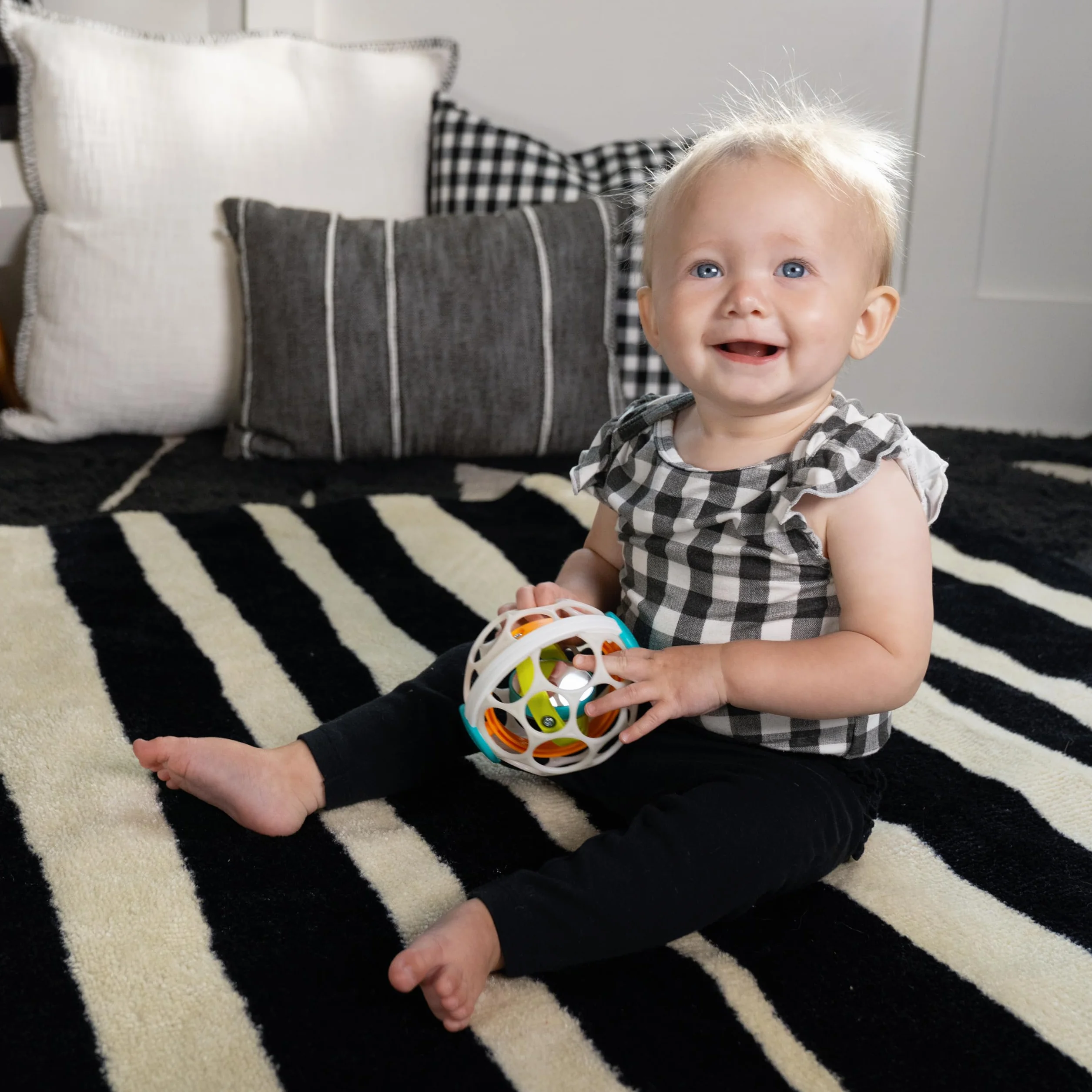Baby Einstein Grip & Spin Oball Easy Grasp grzechotka zabawka, bez BPA, 0+ miesięcy