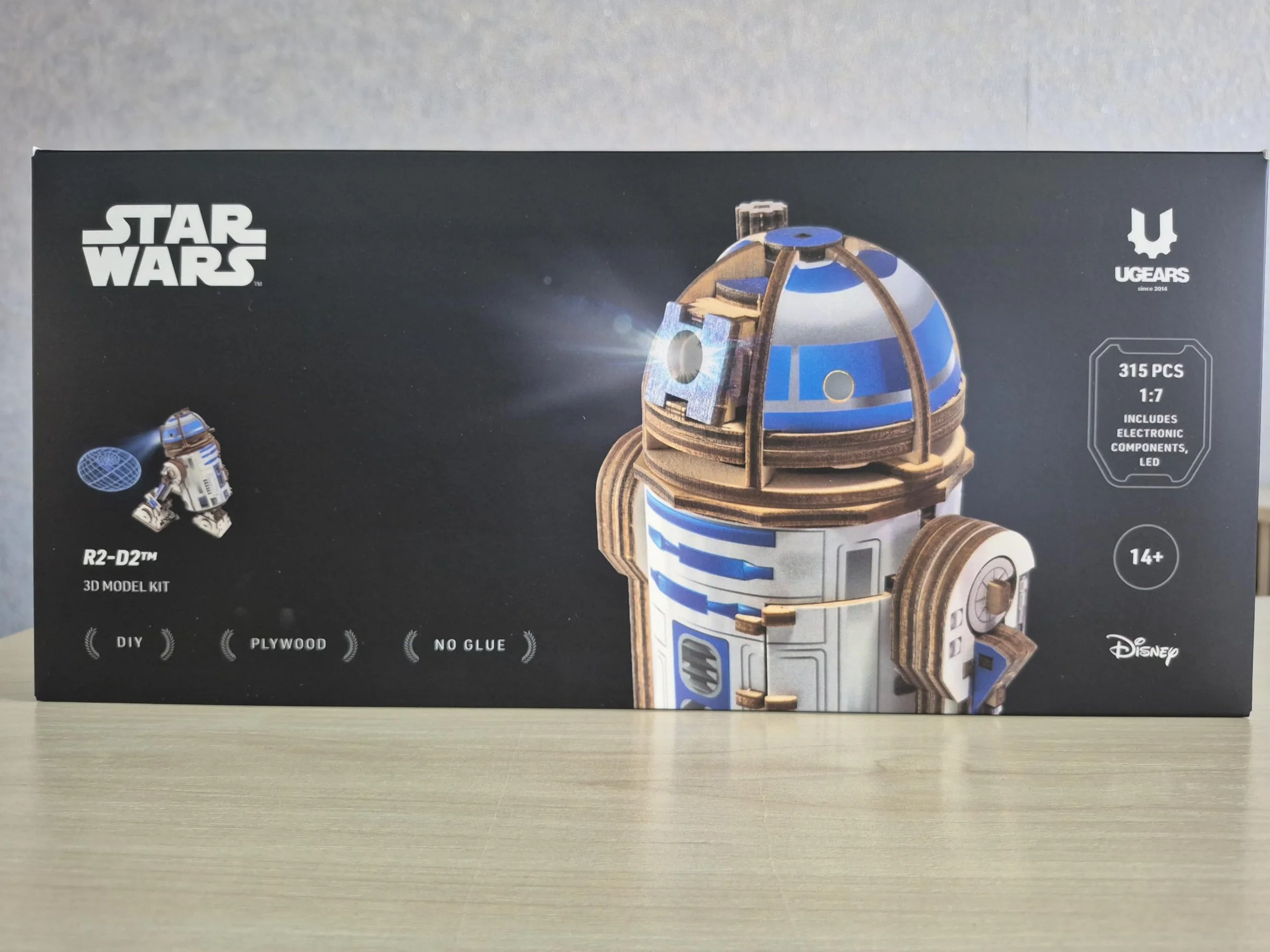 UGEARS Star Wars ™ R2-D2 ™ - puzzles for adults, model do złożenia dla dorosłych, modele mechaniczne, łamigłówka dla dorosłych, 3D puzzle, Puzzle Star Wars prezent, mechaniczne konstrukcje