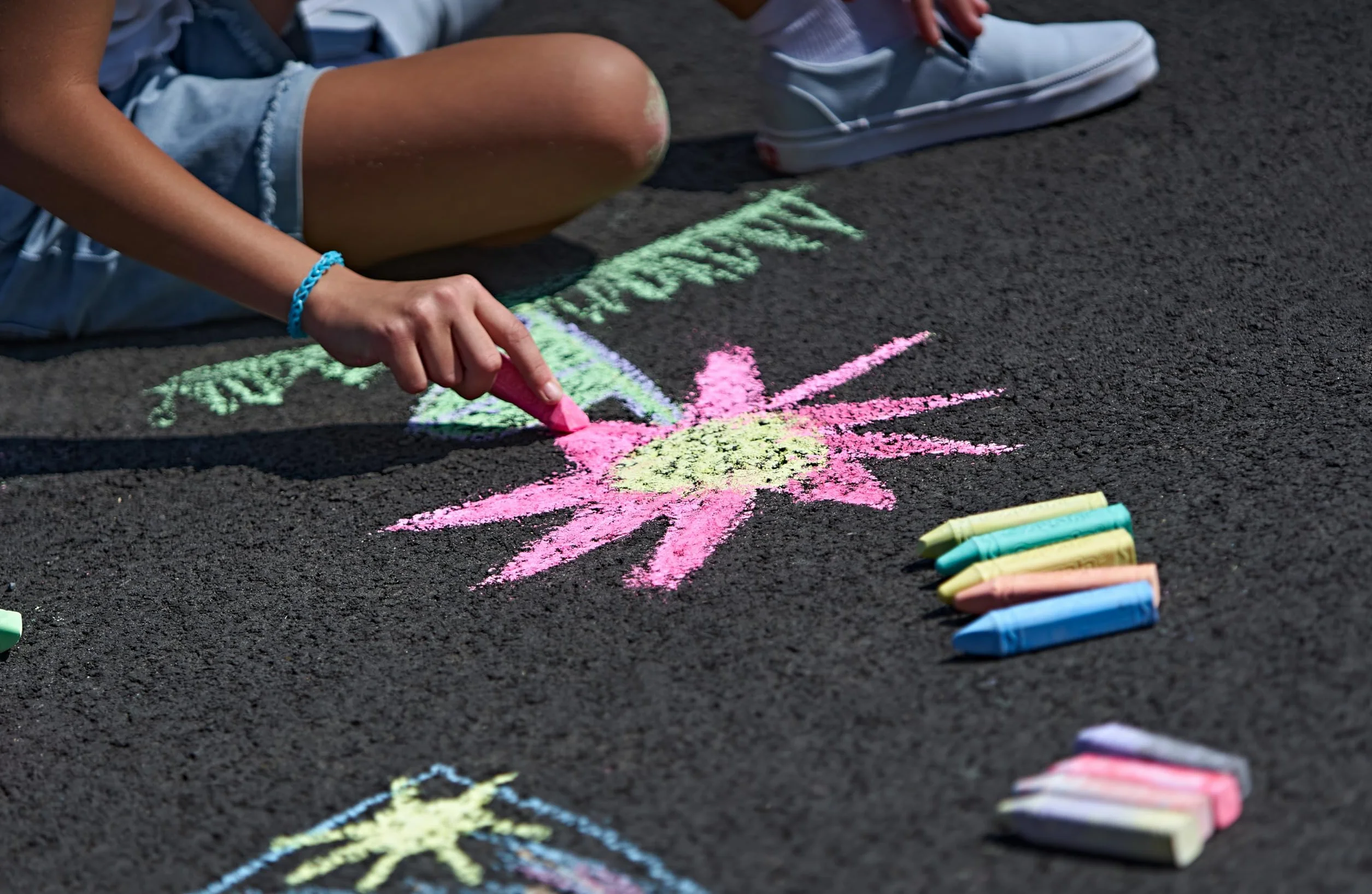 Crayola Zmywalna kreda chodnikowa, wielokolorowa, 64 szt. (1 szt.)
