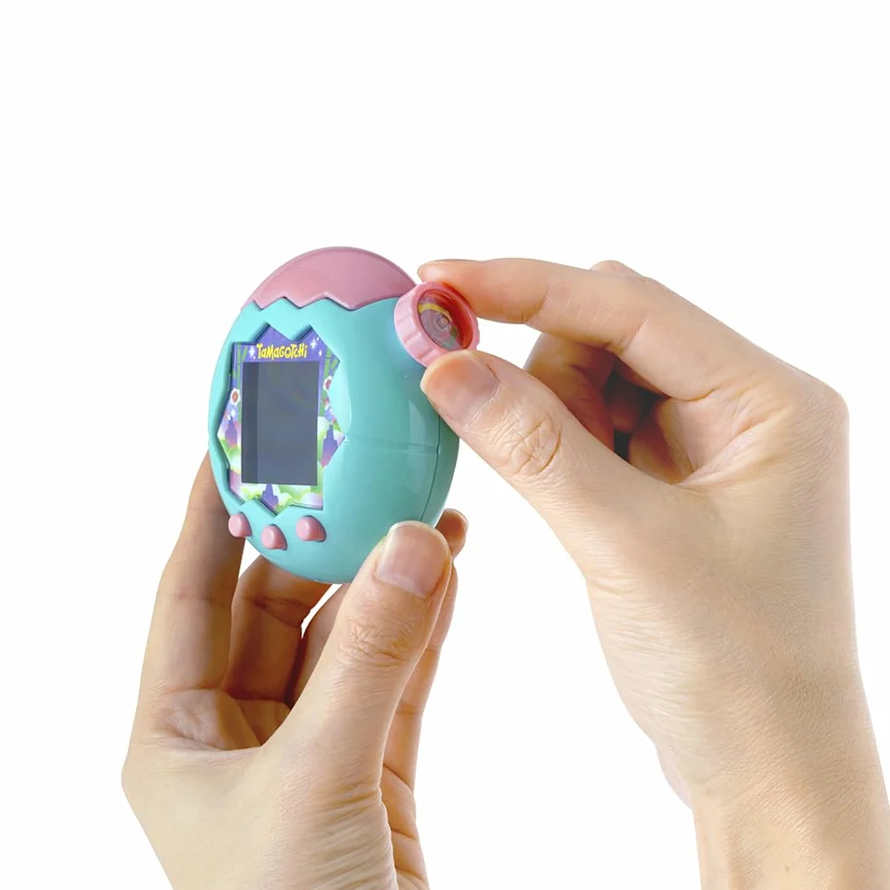 BANDAI Tamagotchi Jade Forest Paradise Virtual Pet Jade 43424, elektroniczna zabawka, idealna dla dzieci powyżej 6 roku życia Zoom do raju, aby zadbać o swojego e-zwierzaka!