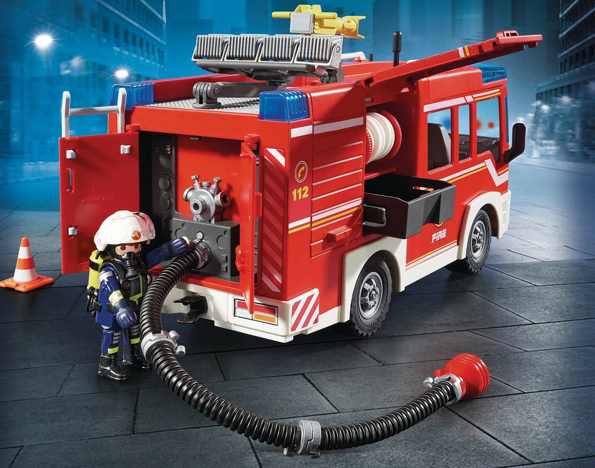 PLAYMOBIL City Action 9464 Pojazd ratowniczy straży pożarnej, z armatką wodną, ze światłem i dźwiękiem, od 4 lat