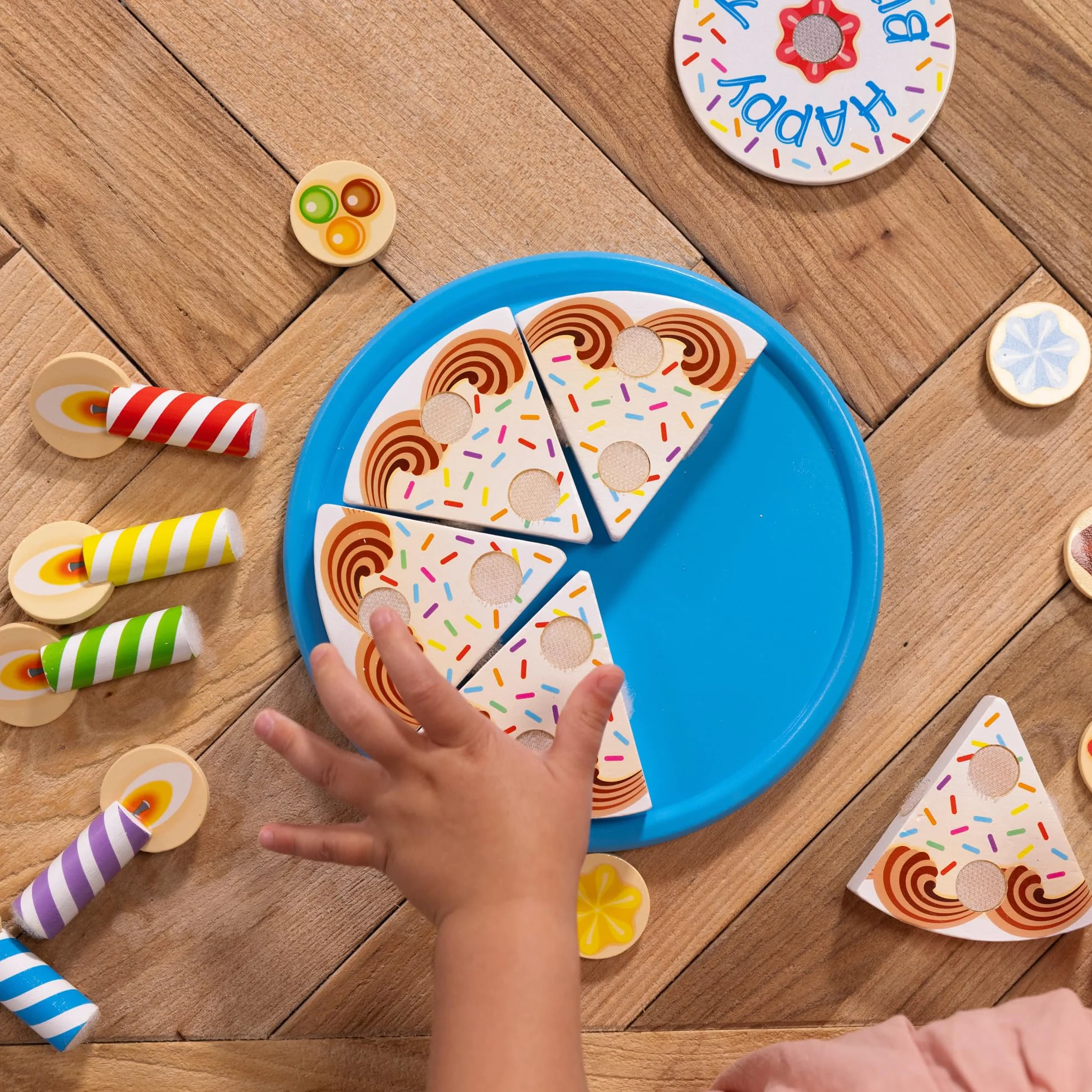 Melissa & Doug Drewniany Tort Urodzinowy | Udawaj Odtwórz | Drewniana zabawka do zabawy dla dzieci | 3+ | Prezent dla chłopca lub dziewczynki