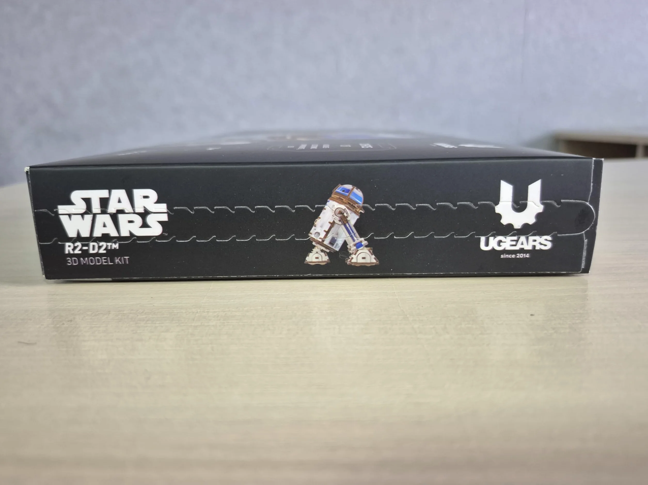 UGEARS Star Wars ™ R2-D2 ™ - puzzles for adults, model do złożenia dla dorosłych, modele mechaniczne, łamigłówka dla dorosłych, 3D puzzle, Puzzle Star Wars prezent, mechaniczne konstrukcje