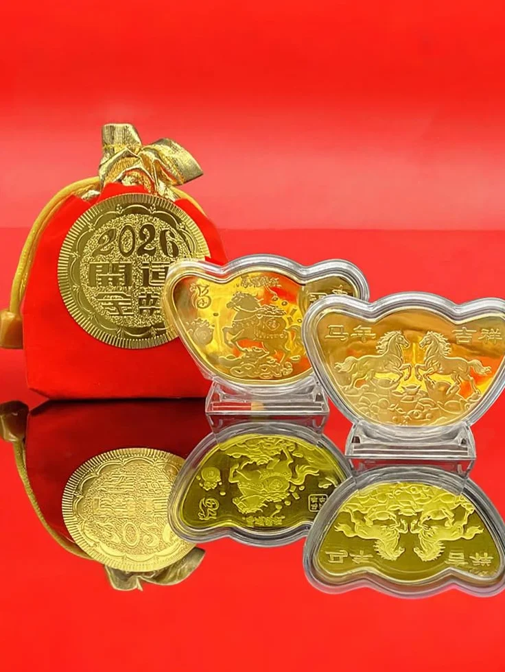 Fyearfly 2026 rok konia pamiątkowa moneta, solidnie pozłacana pamiątka z koniem zodiakalnym, koń przynoszący bogactwo pomyślny kolekcjonerska z czerwoną płócienną torbą na prezent na Księżycowy Nowy
