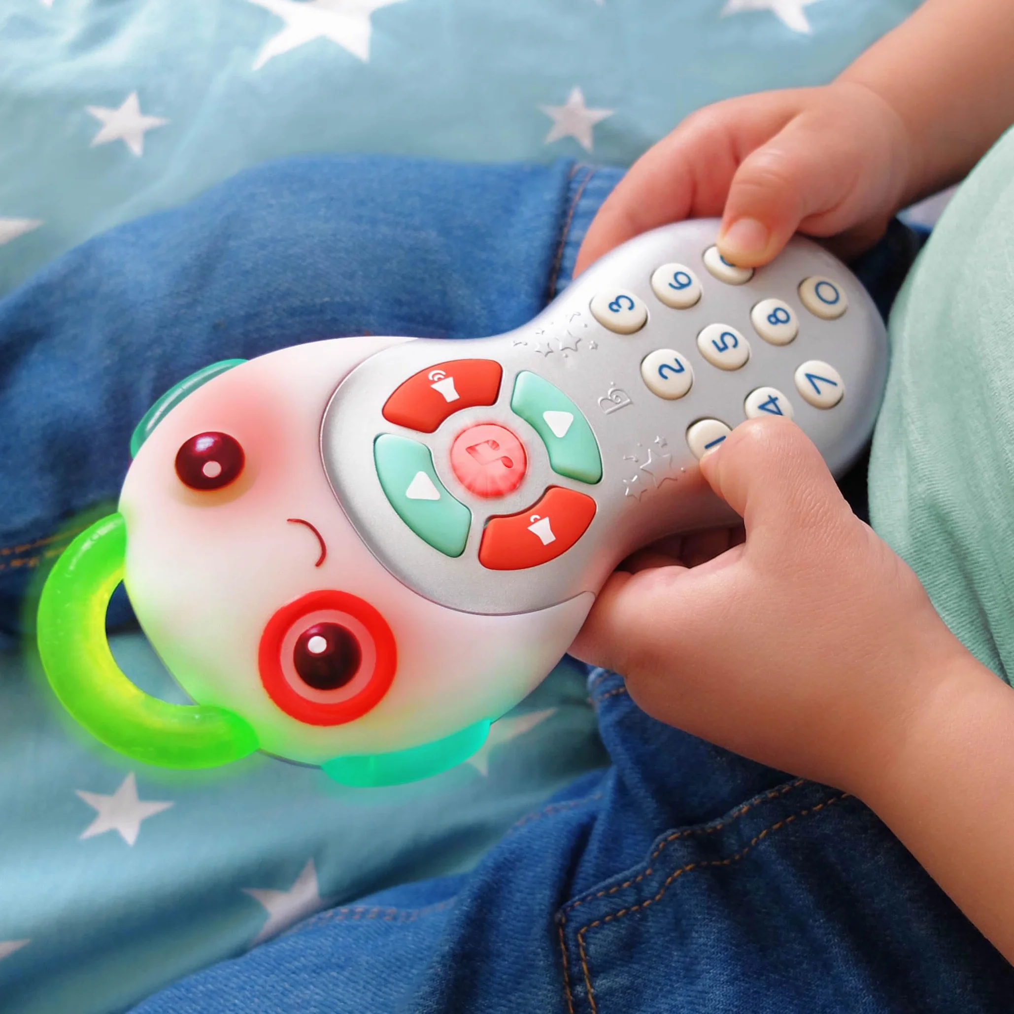 B. toys zabawka edukacyjna z pilotem zdalnego sterowania z oświetleniem, muzyką i gryzakiem – zabawka sensoryczna dla niemowląt z liczbami do nauki po angielsku od 6 miesięcy