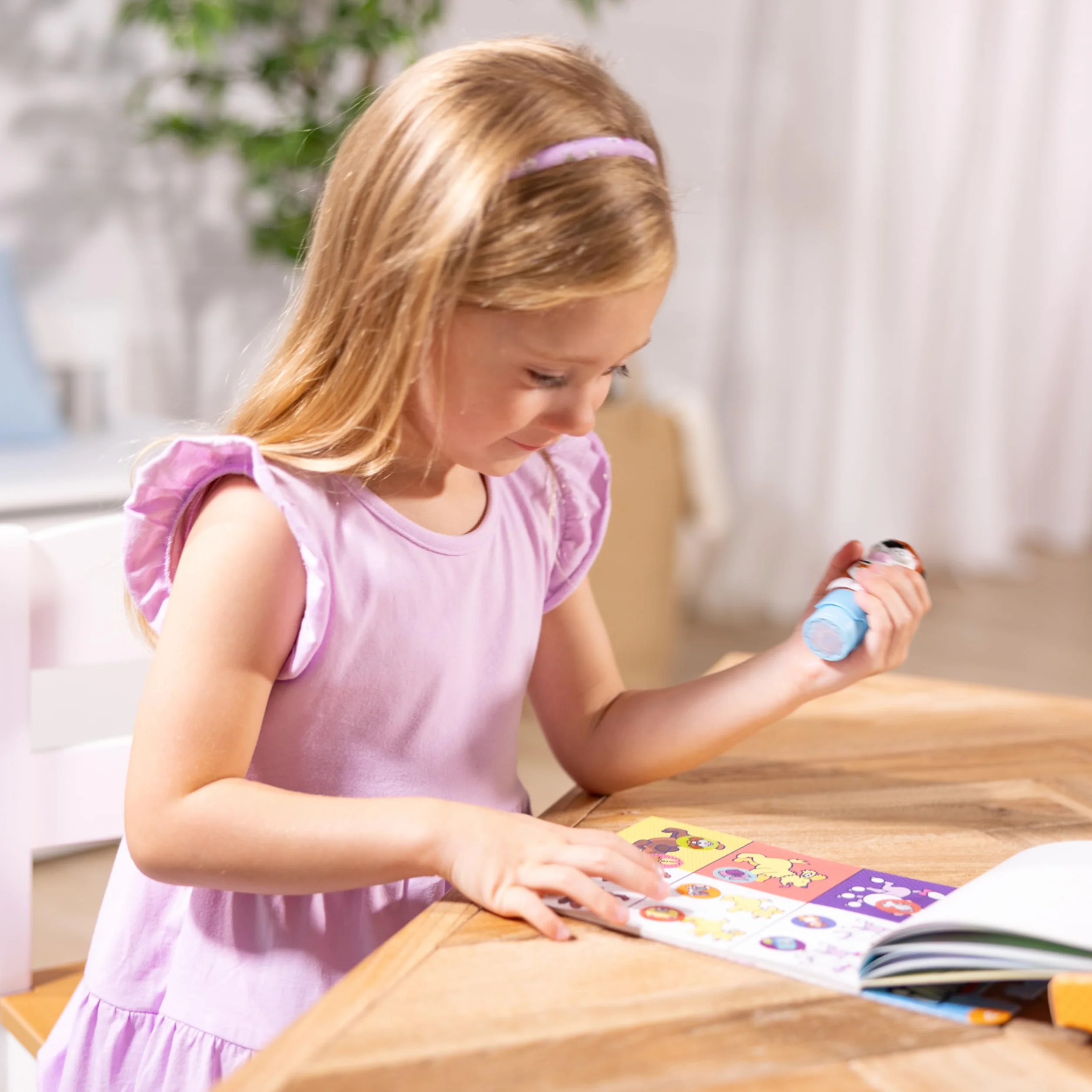 Melissa & Doug Naklejka Wow! 24-stronicowy znacznik naklejek i blok aktywności z 300 naklejkami - pies, gra edukacyjna dla dzieci, 3 lata