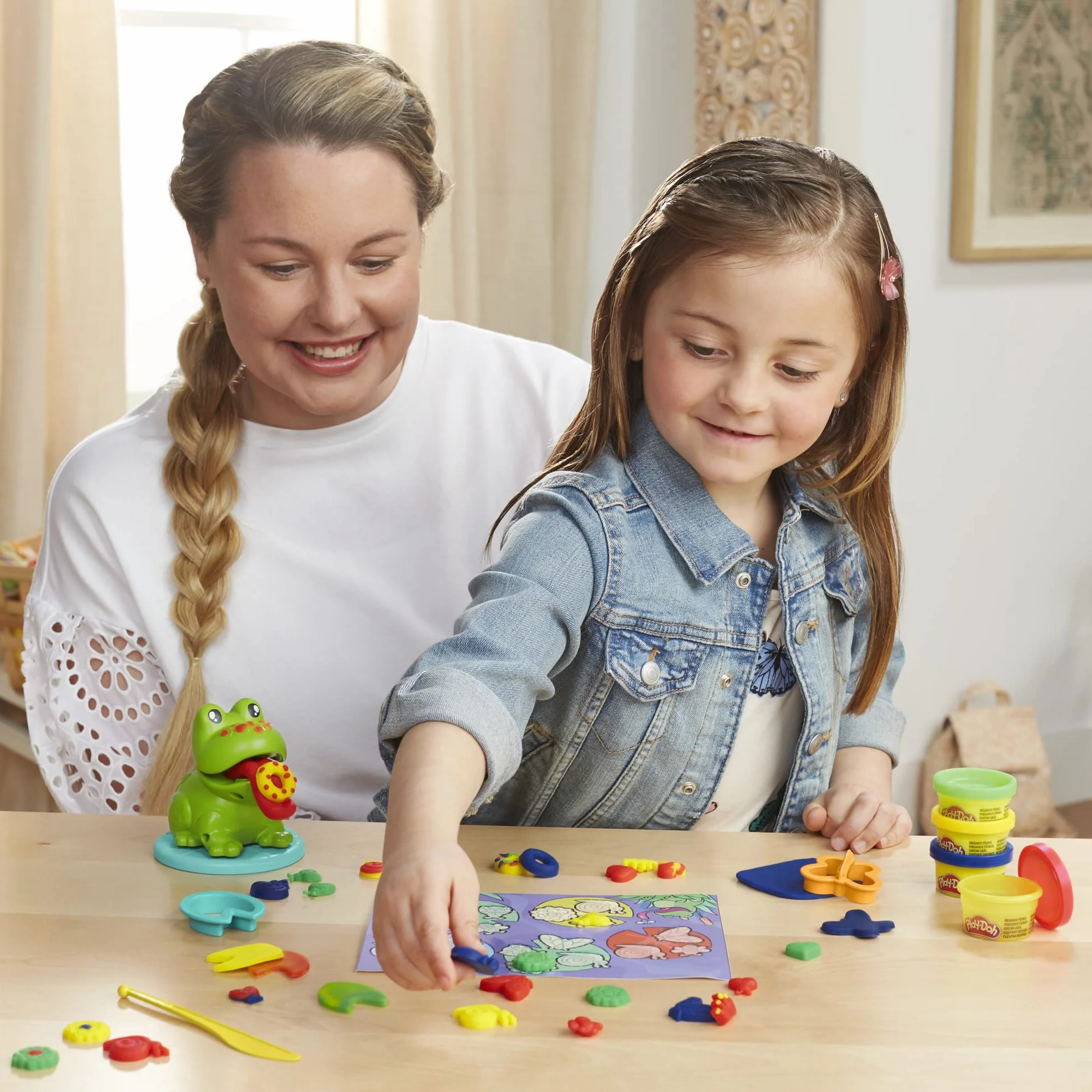 Play-Doh Zestaw Startowy Żaba i nauka kolorów | 4 pojemniki z ciastoliną po 28 g | Zabawkowa żabka i mata do zabawy | Zabawka dla 3-latka i dla Przedszkolaka | Pomysł na prezent dla dzieci