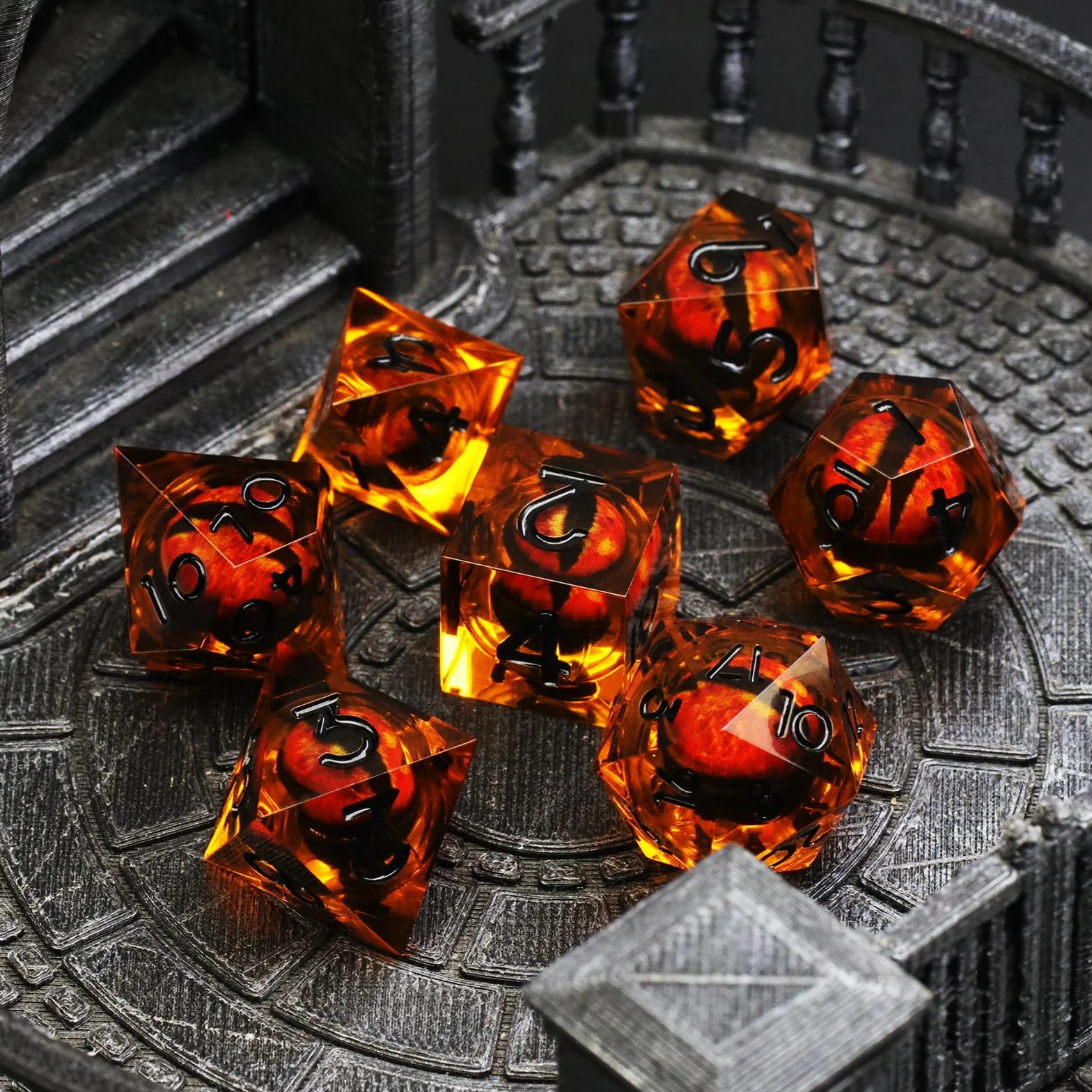 FONVGOGO Zestaw Kości DND do Lochów i Smoków 7-częściowy, Zestaw do gry w Kości RPG Kości Wielościenne Płynnym Rdzeniem Zywicą Smocze Oko DND Dice Set Dungeons and Dragons(Czarny)