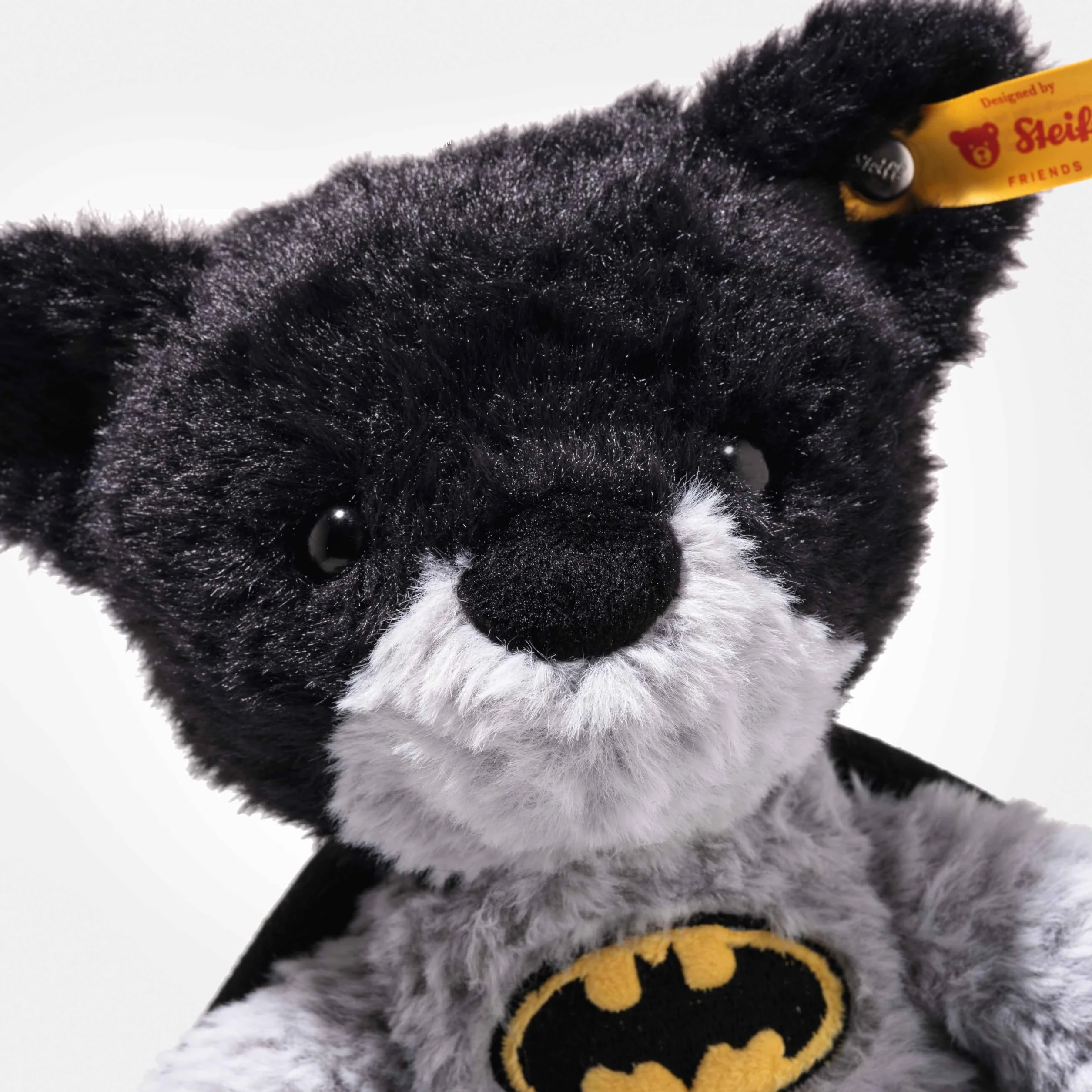 Steiff Pluszowy miś Batman 29 cm, kolorowy, przytulanka, super bohater, idealny dla dzieci i fanów, pluszowy miś w stylu Batmana, wykonany z miękkiego pluszu, można prać w pralce