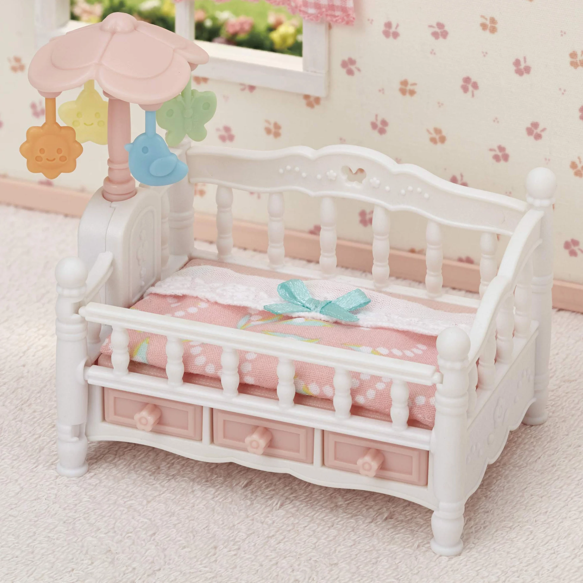 Sylvanian Families 5534 Łóżeczko z karuzelką