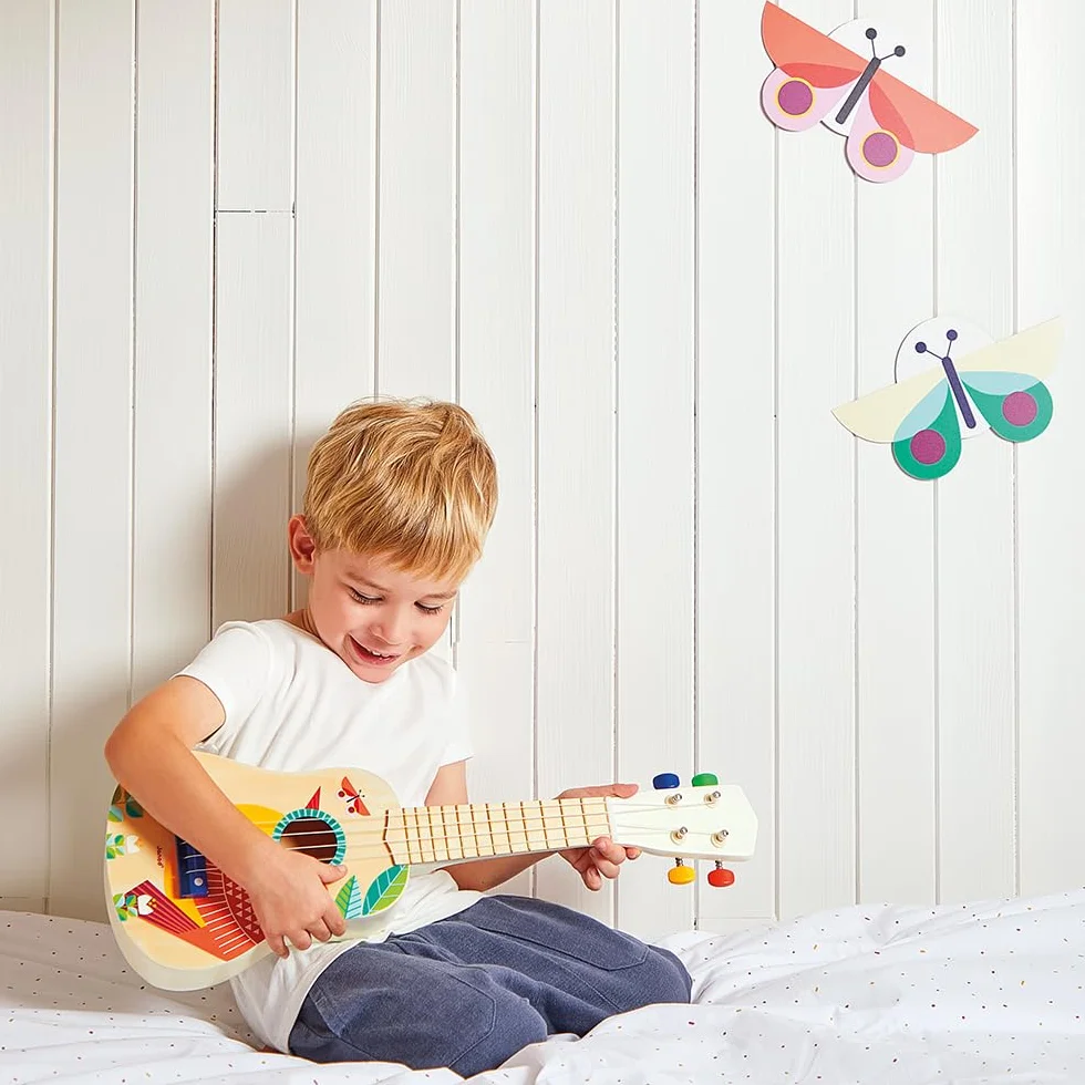 Janod Drewniane Ukulele Gioia-Instrument Dzieci-Sztuczna zabawka i zachęta muzyczna-malowanie wodne 3 lata, J07652, Multicolor (JURATOYS