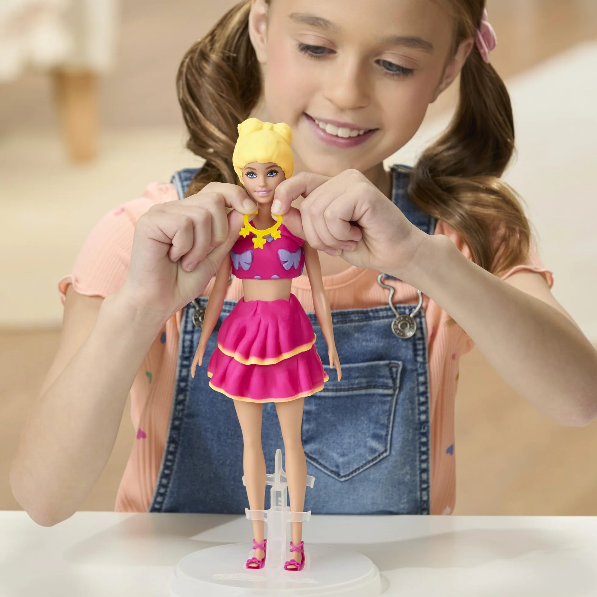 Zestaw lalek Play-Doh Barbie Falbanki i kokardki