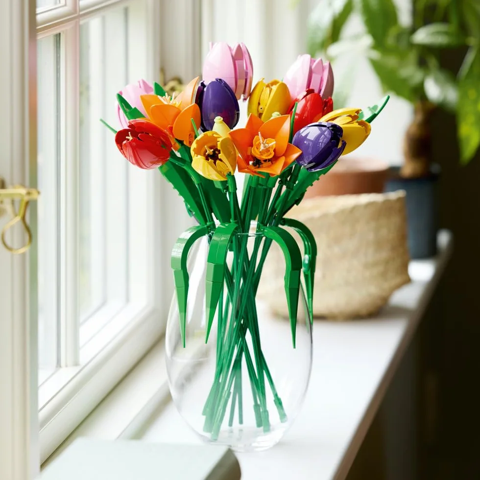 LEGO Botanicals Bukiet tulipanów, dekoracja kwiatowa, zestaw konstrukcyjny dla dorosłych z różnokolorowymi tulipanami w pięciu wersjach, pomysł na prezent dla kobiety i mężczyzny, na imieniny 11501