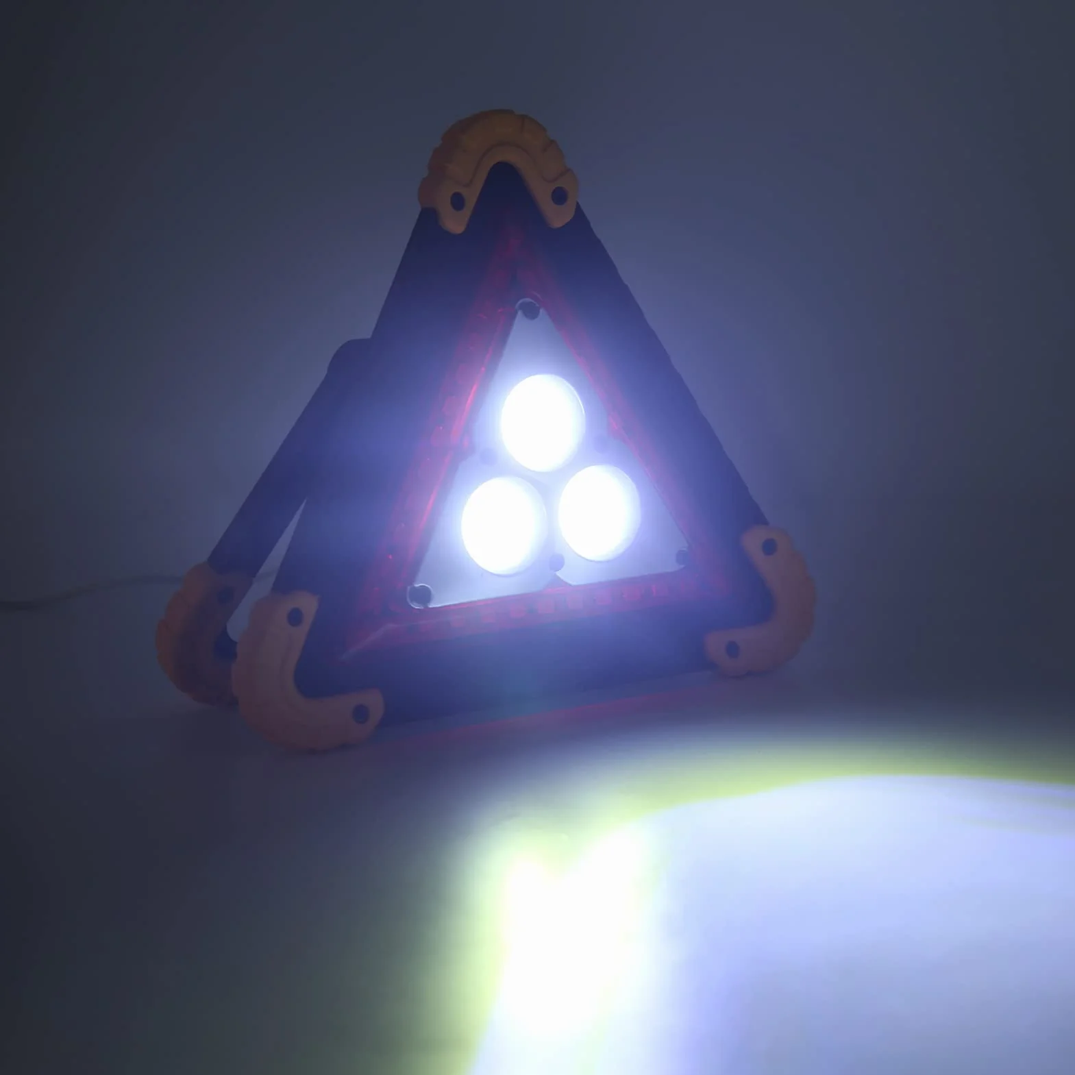 Trójkątna Ostrzegawcza Samochodu, Przenośna Lampka Ostrzegawcza Naprawy Awarii LED Reflektor Awaryjny 4 Tryby, 1500 Lm Super Jasny, Trójkątne światło Awaryjne do Pieszych