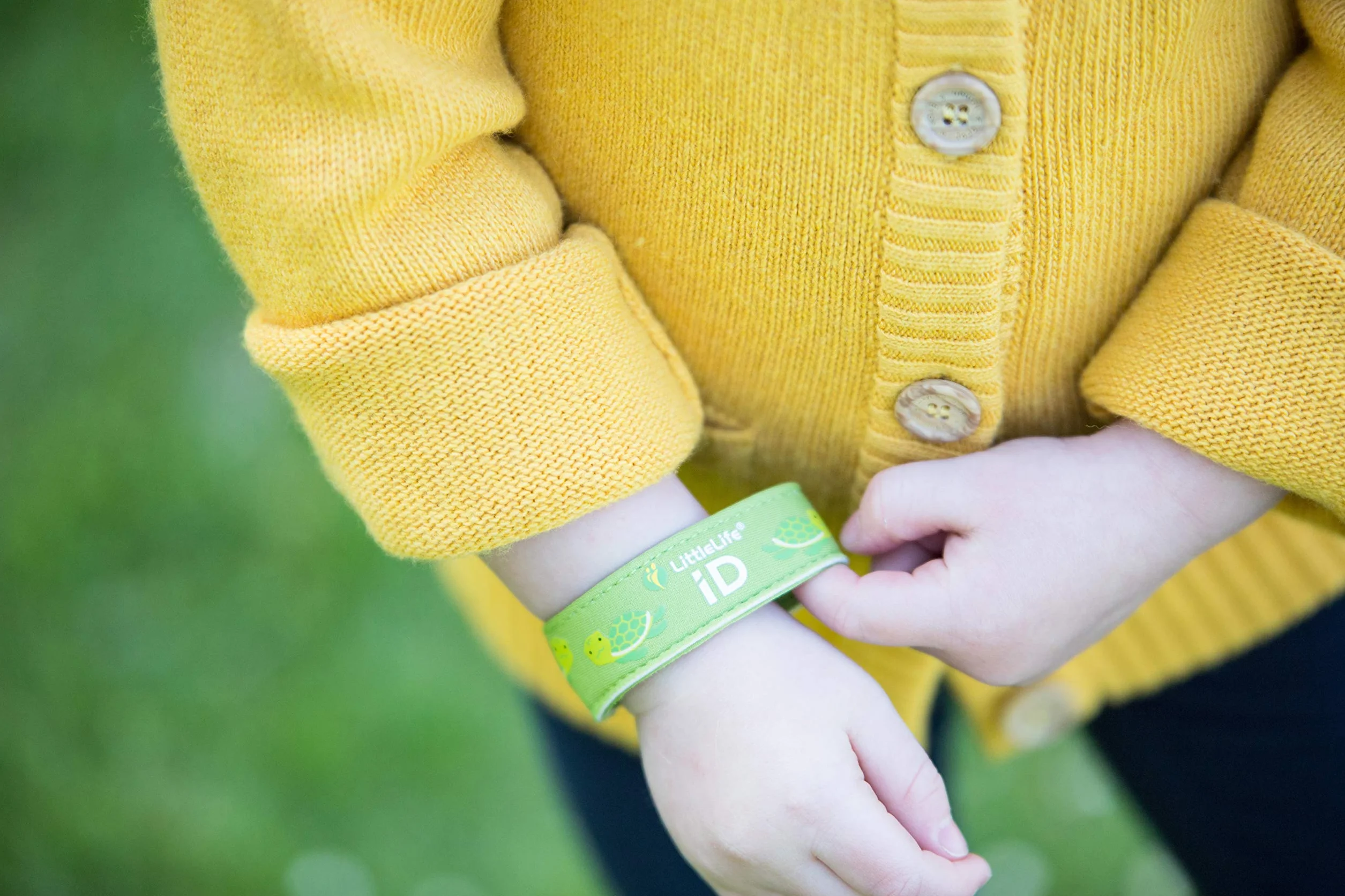 LittleLife Opaska bezpieczeństwa, bransoletka identyfikacyjna dla dzieci z kartami identyfikacyjnymi do kontaktu w nagłych wypadkach lub informacji medycznych