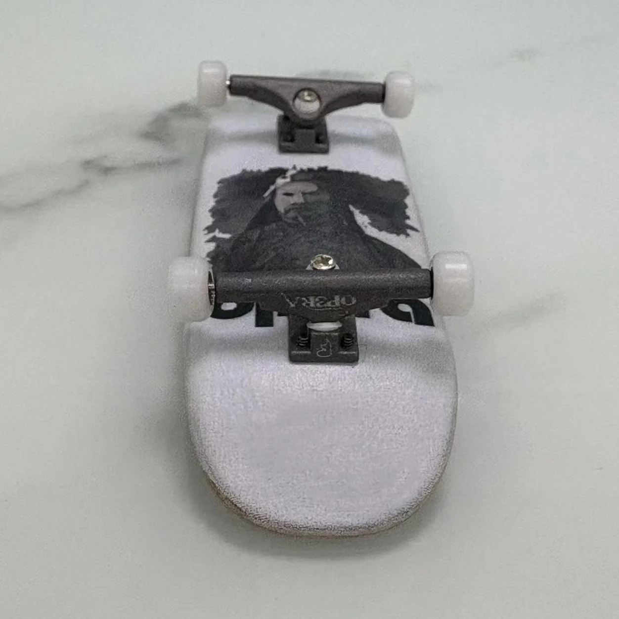 LEEFAI Pro Podstrunnica, kompletna, 34 x 96 mm, wstępnie zmontowana, z masywnymi metalowymi ciężarówkami, kołami łożyskowymi - seria dla początkujących podstrunnic OP3RA (moc malowania)