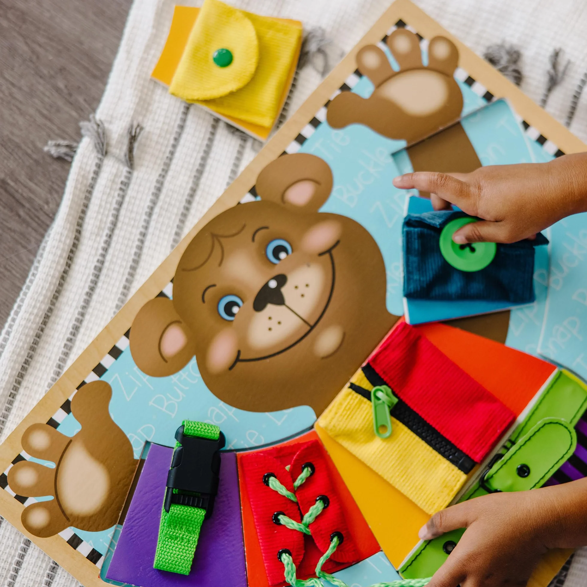 Melissa & Doug Plansza do ćwiczenia podstawowych umiejętności, zabawka rozwojowa, motoryka, rozwiązywanie problemów, od 3 lat, prezent dla chłopca lub dziewczynki
